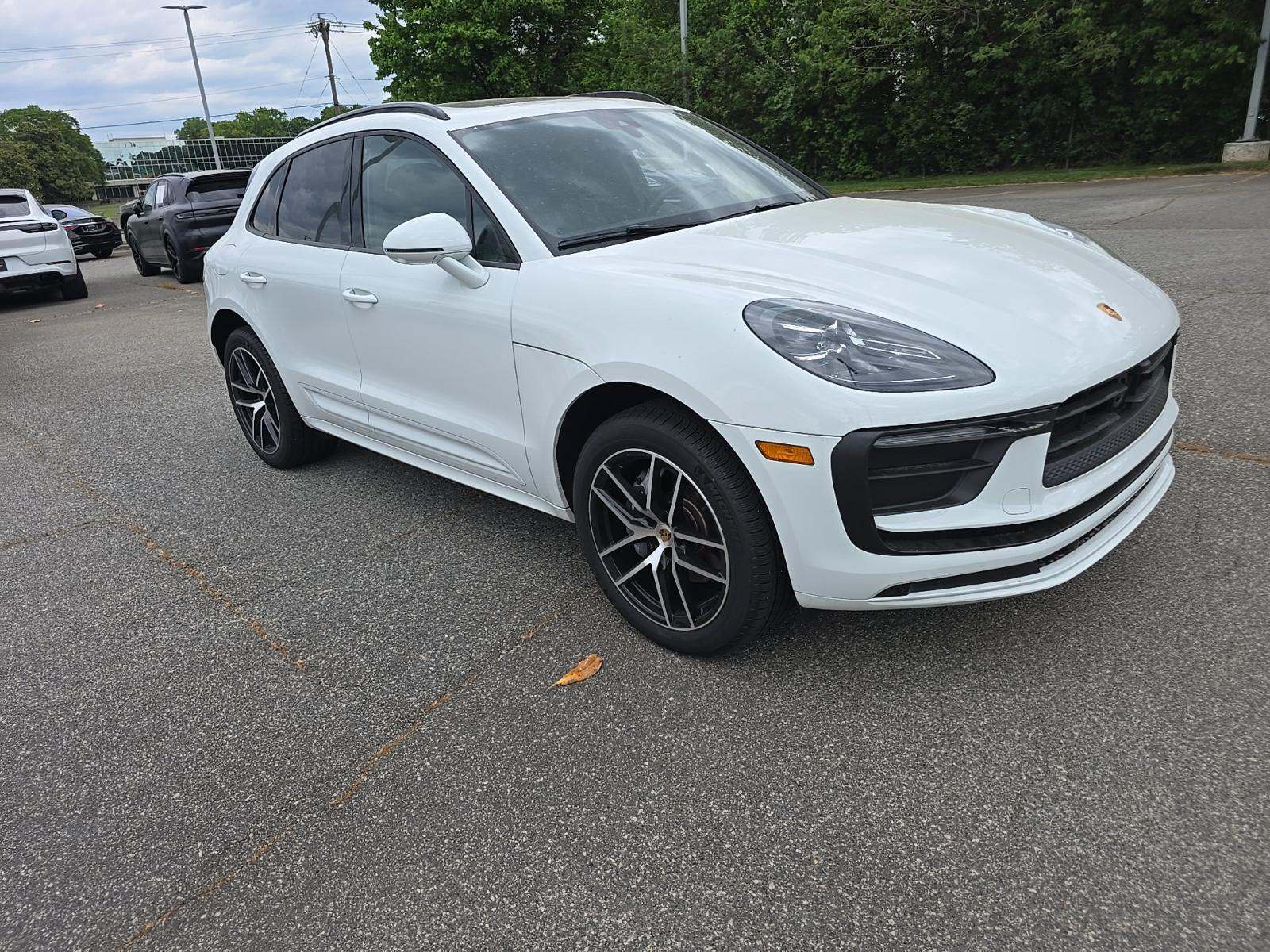 PORSCHE MACAN - 4