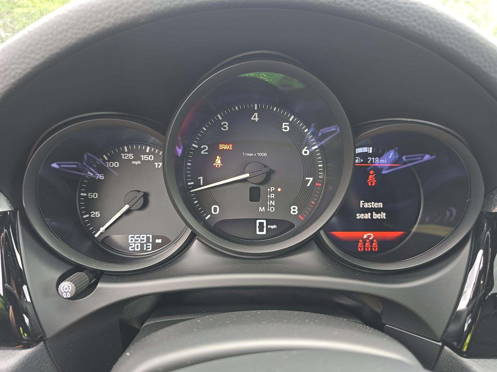 PORSCHE MACAN - 8