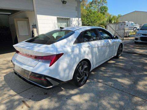 HYUNDAI SEL CONVENIENCE - 3