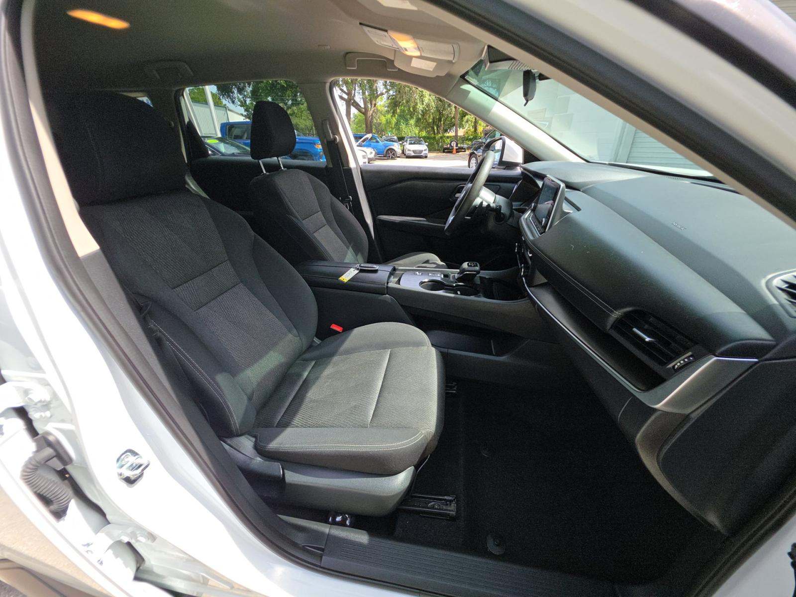 2024 Nissan Rogue SV FWD