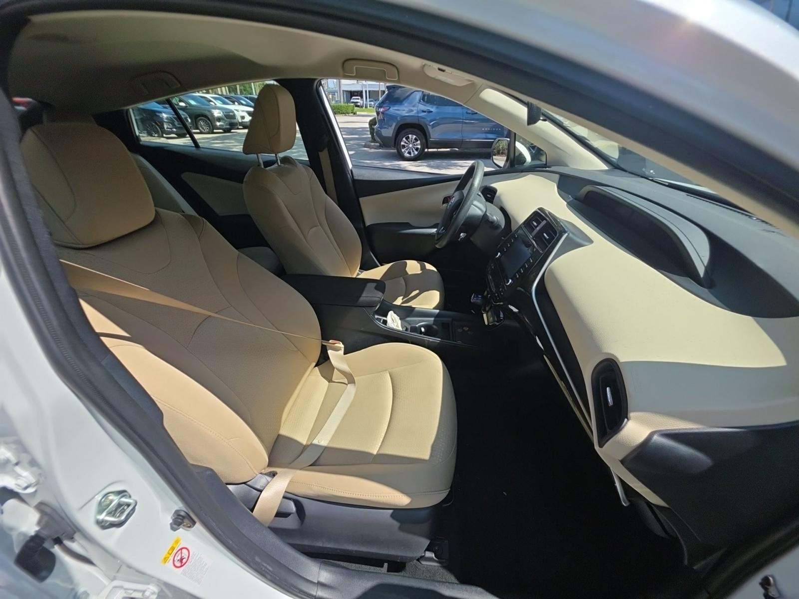 2022 Toyota Prius LE FWD