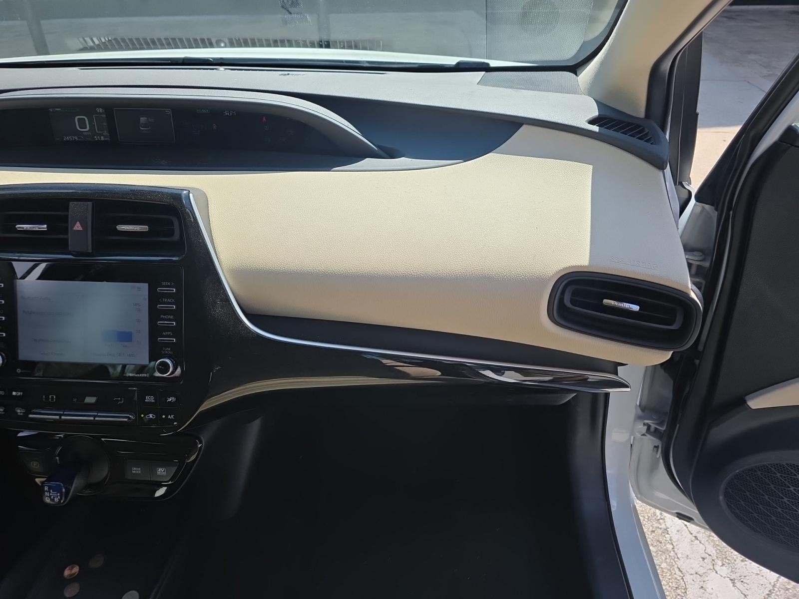 2022 Toyota Prius LE FWD
