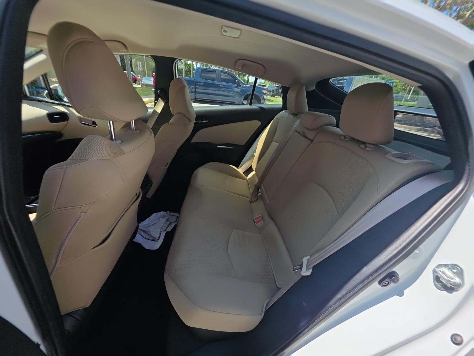 2022 Toyota Prius LE FWD