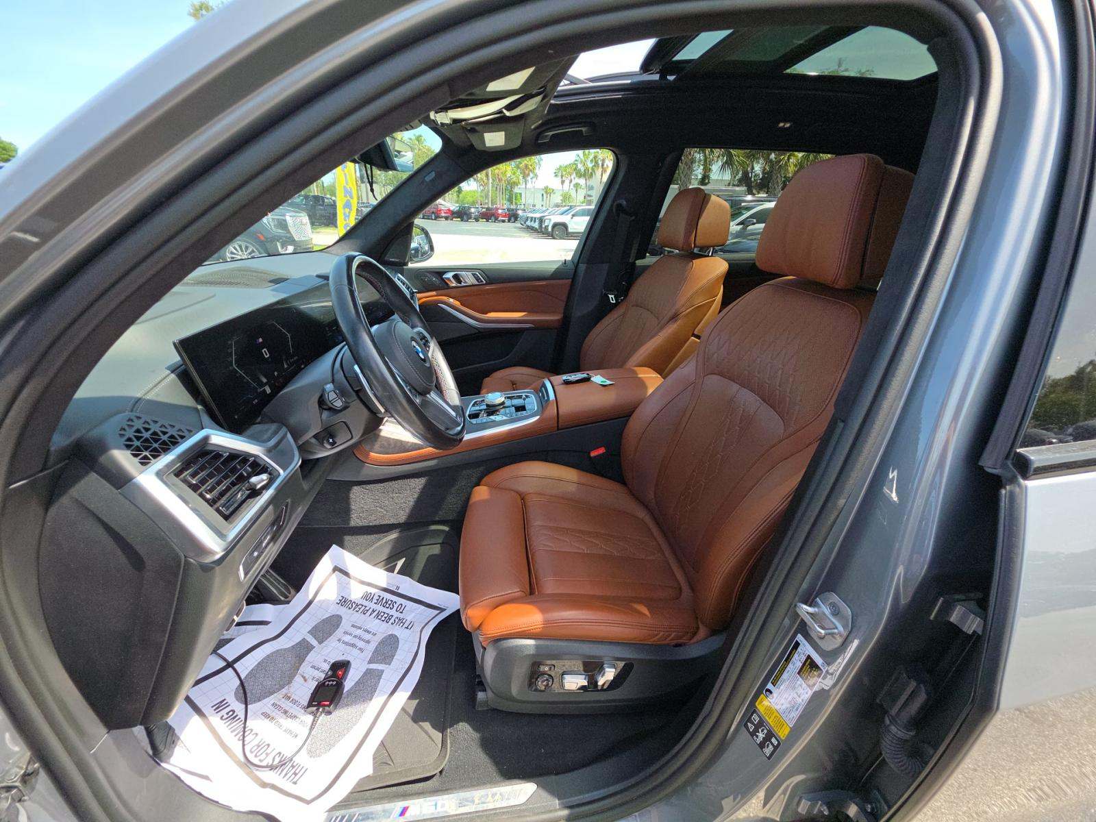 2024 BMW X7 M60i AWD