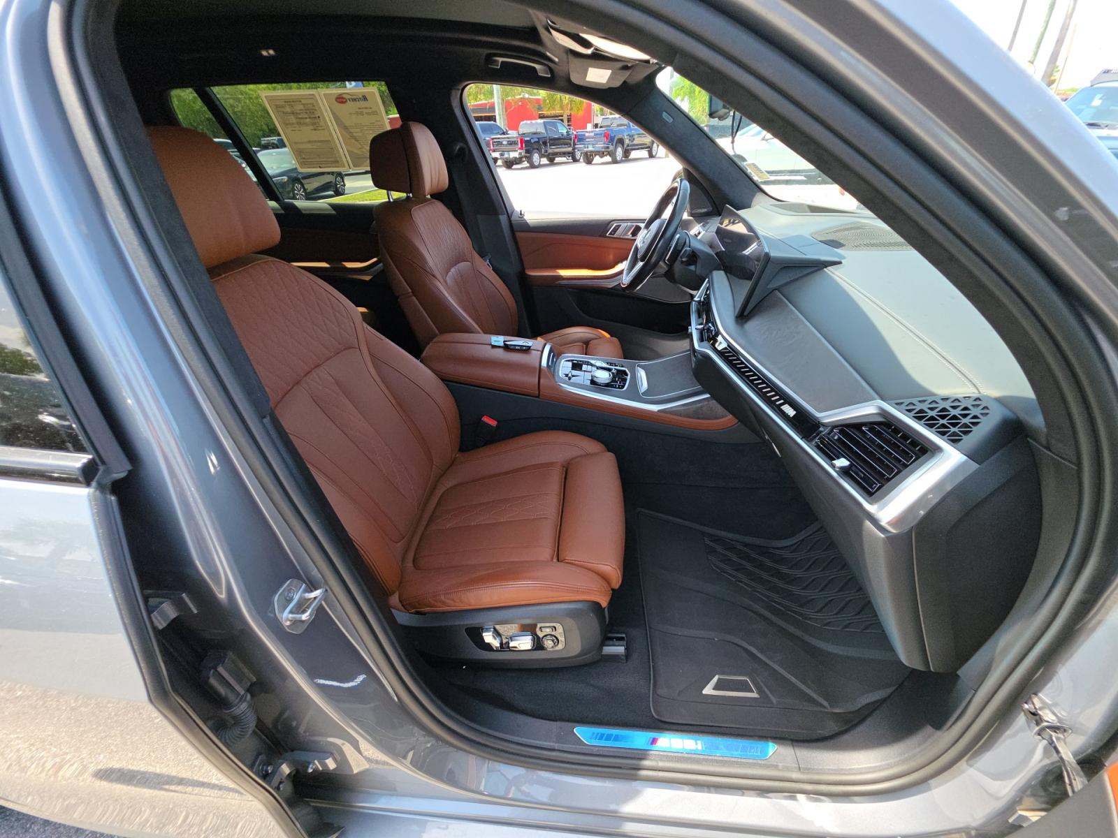 2024 BMW X7 M60i AWD