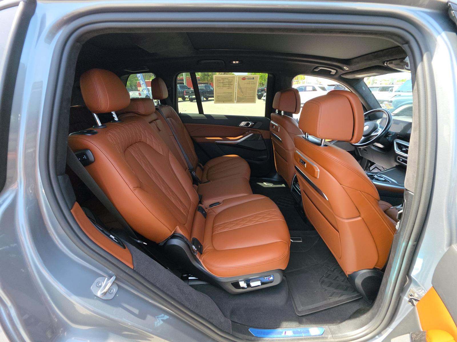 2024 BMW X7 M60i AWD
