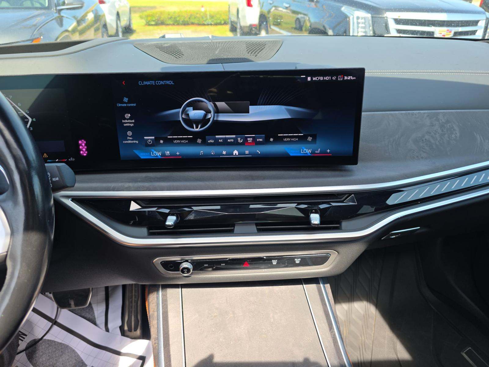 2024 BMW X7 M60i AWD