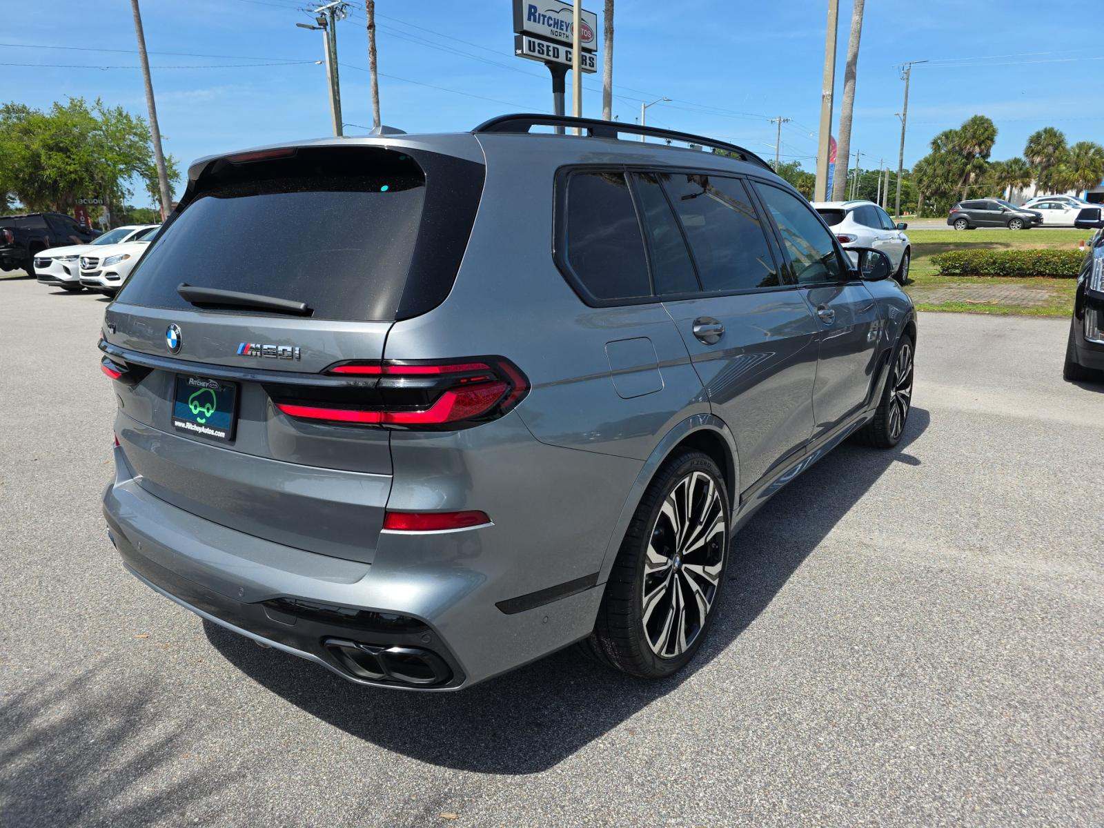2024 BMW X7 M60i AWD