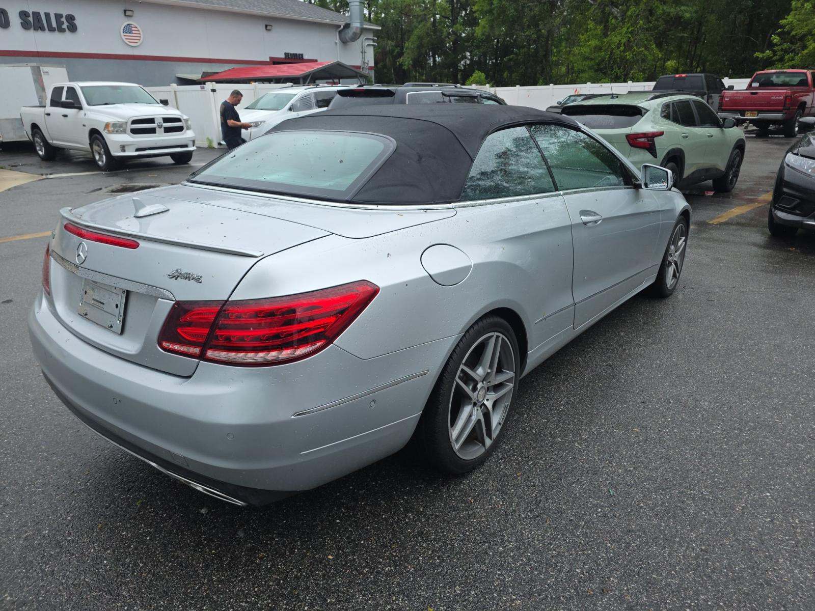 MERCEDES-BENZ E-CLASS - 3