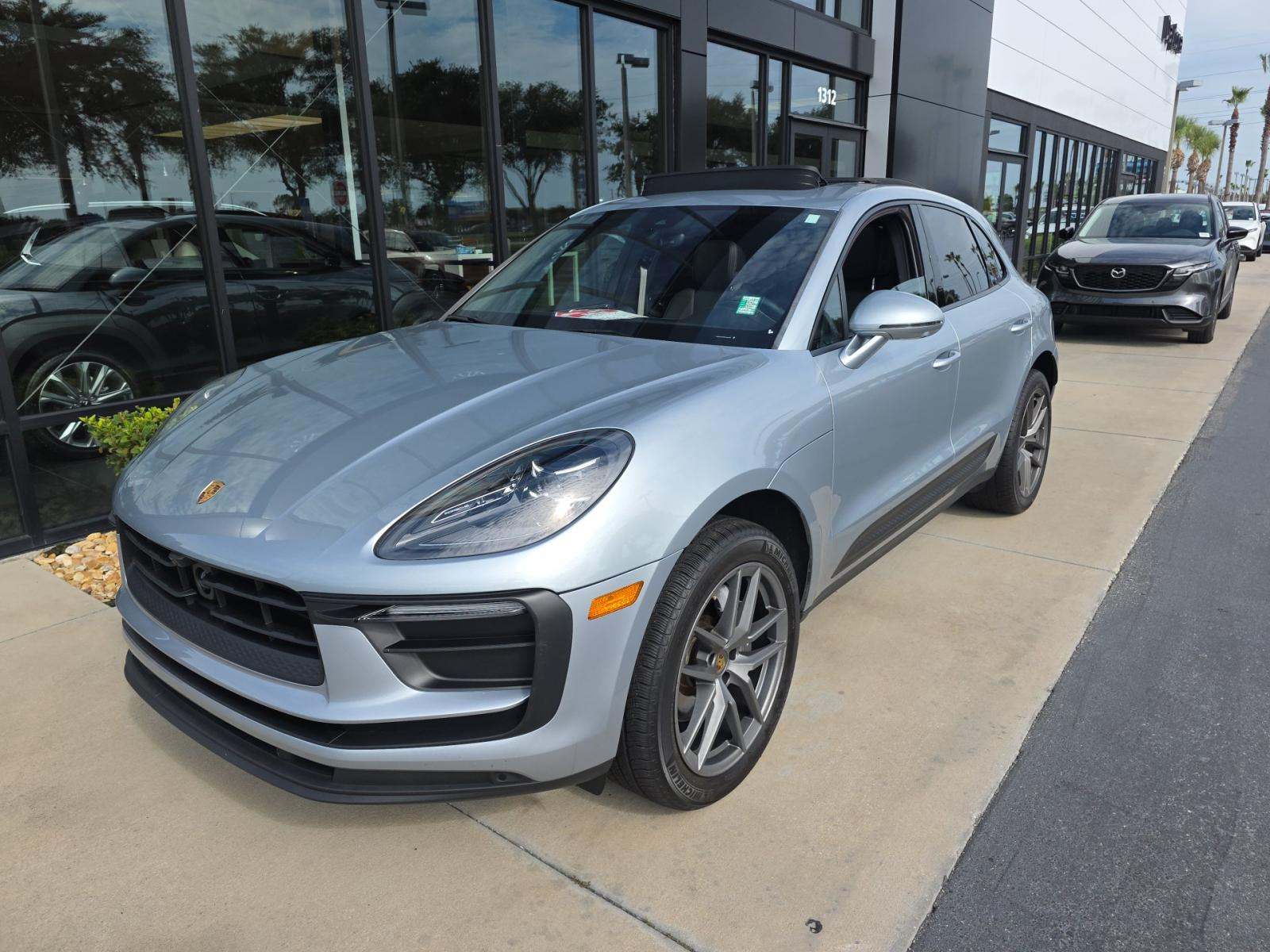 2024 Porsche Macan Base AWD