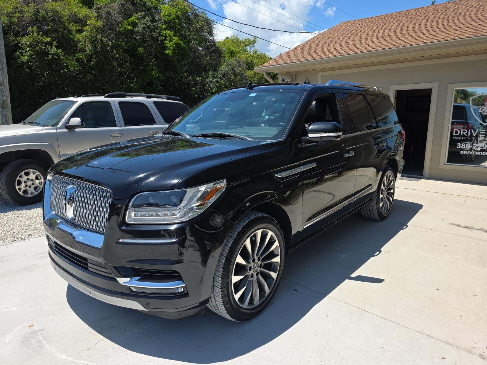 2018 Lincoln Navigator Select RWD