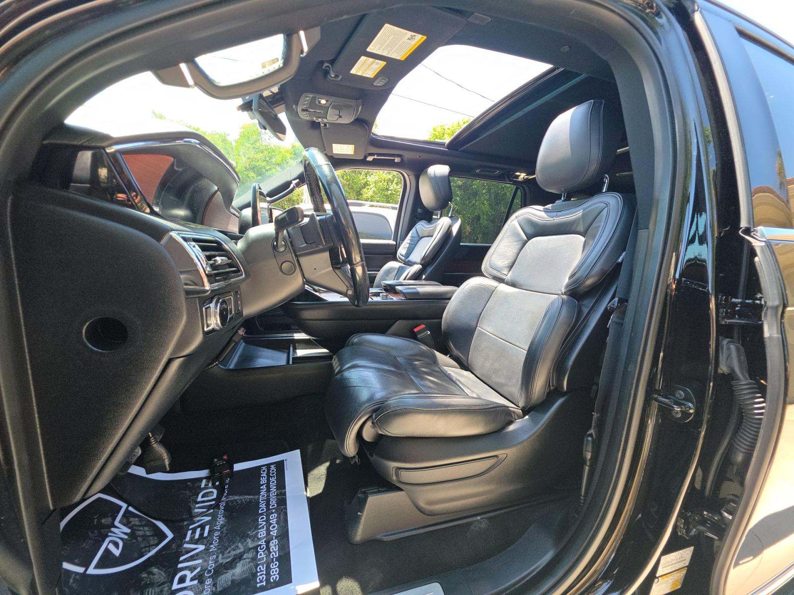 2018 Lincoln Navigator Select RWD