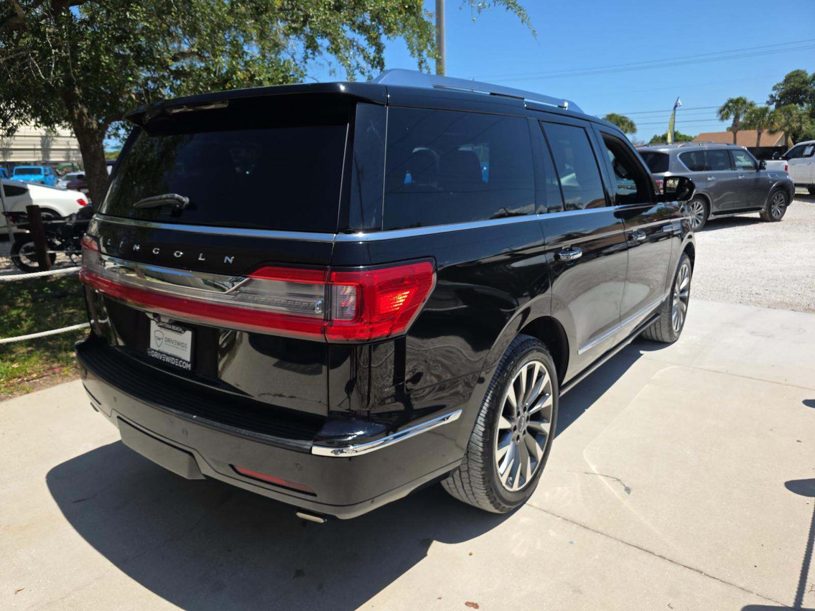 2018 Lincoln Navigator Select RWD