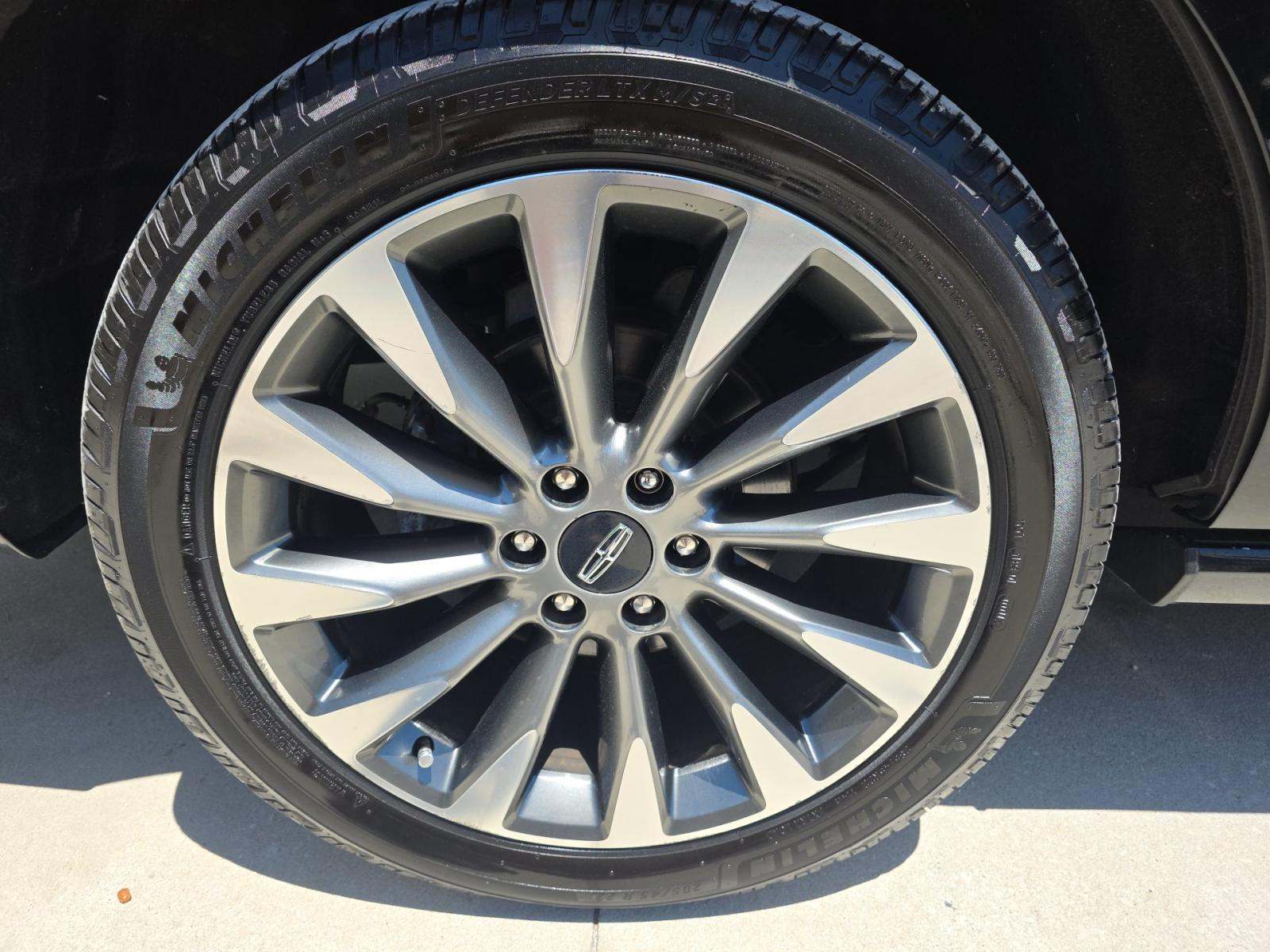 2018 Lincoln Navigator Select RWD