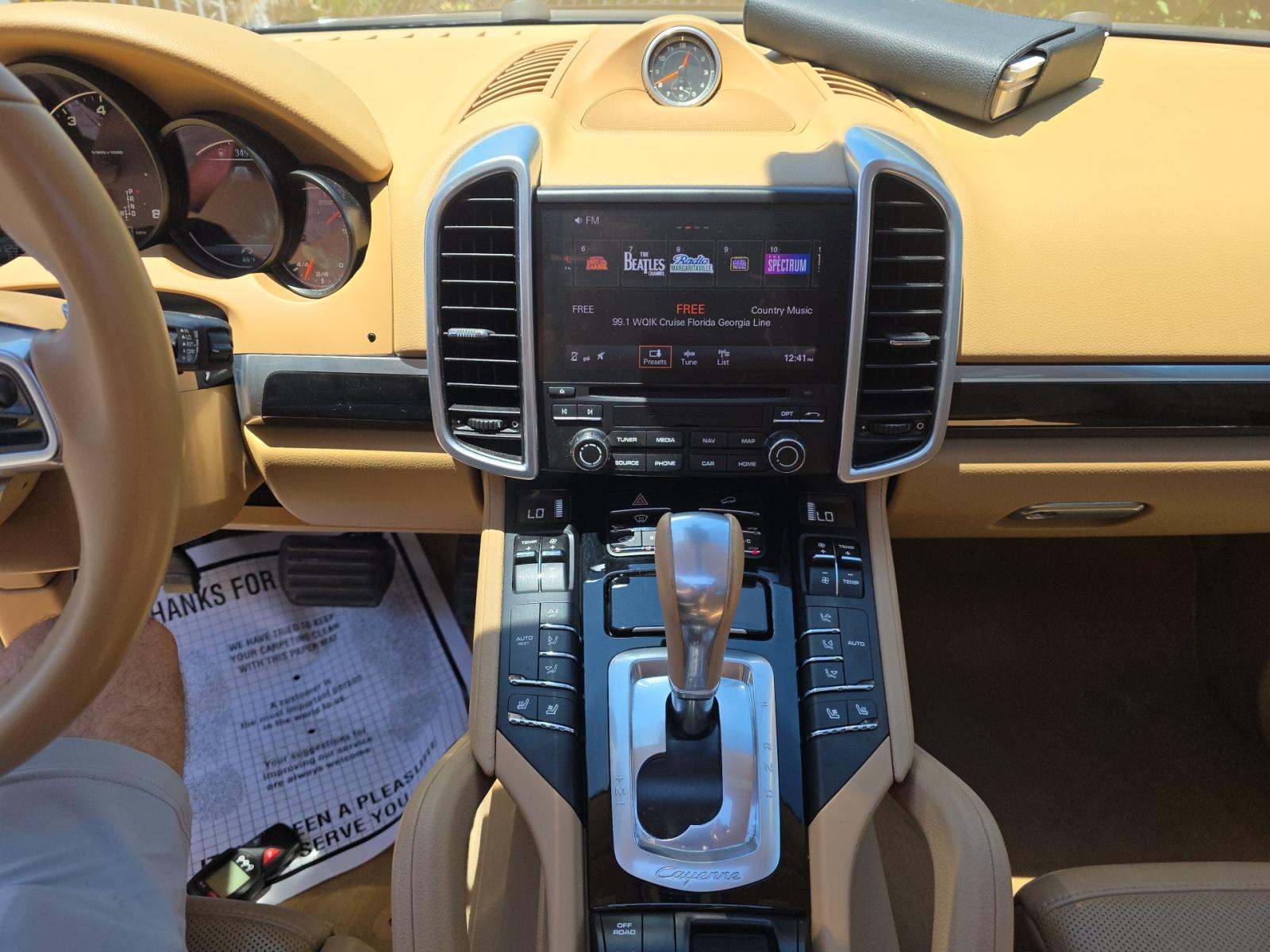 PORSCHE CAYENNE - 10