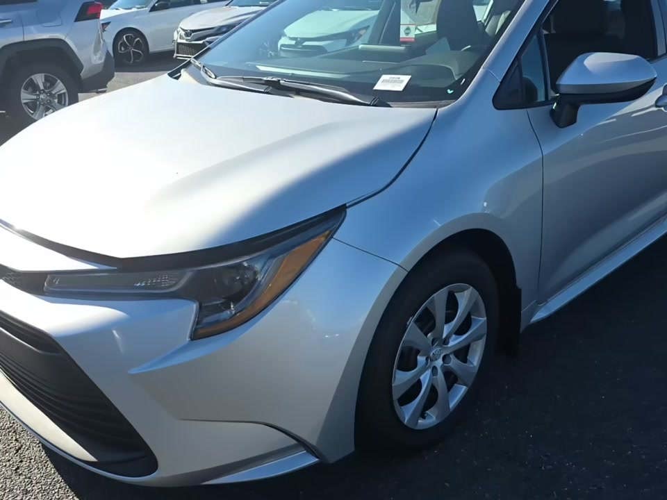 2025 Toyota Corolla LE FWD