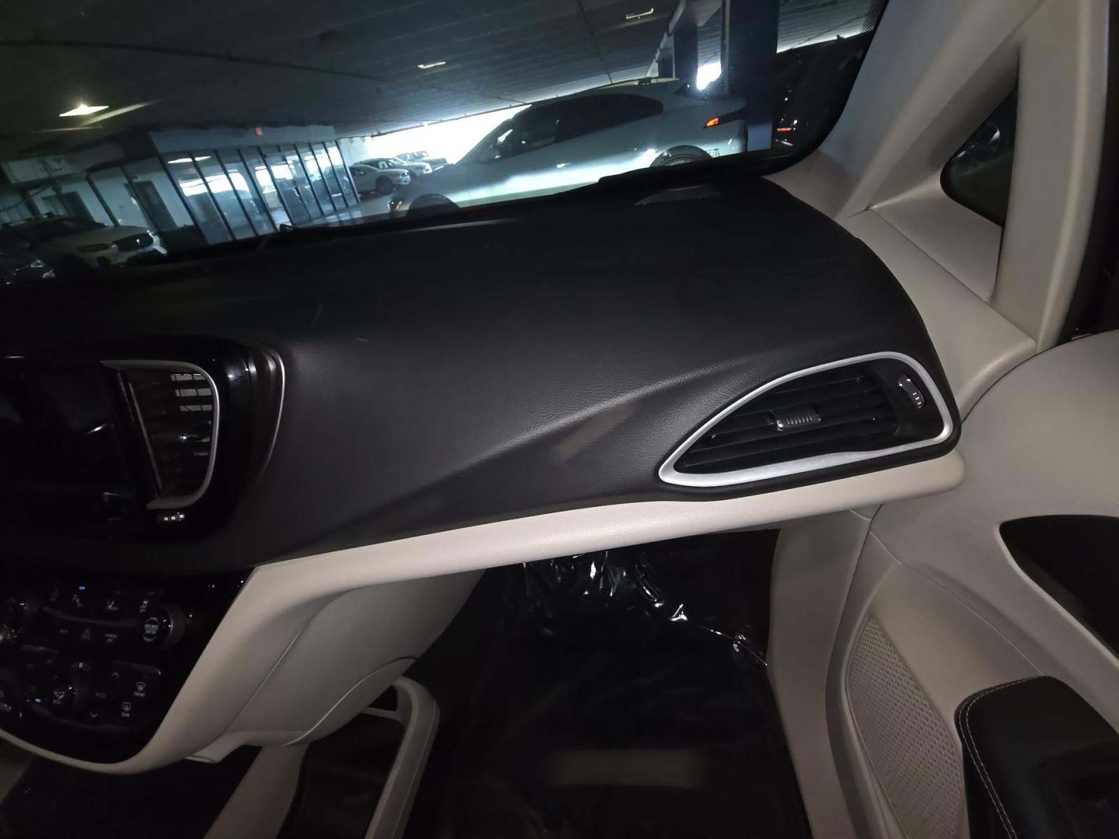 2024 Chrysler Pacifica Touring L FWD