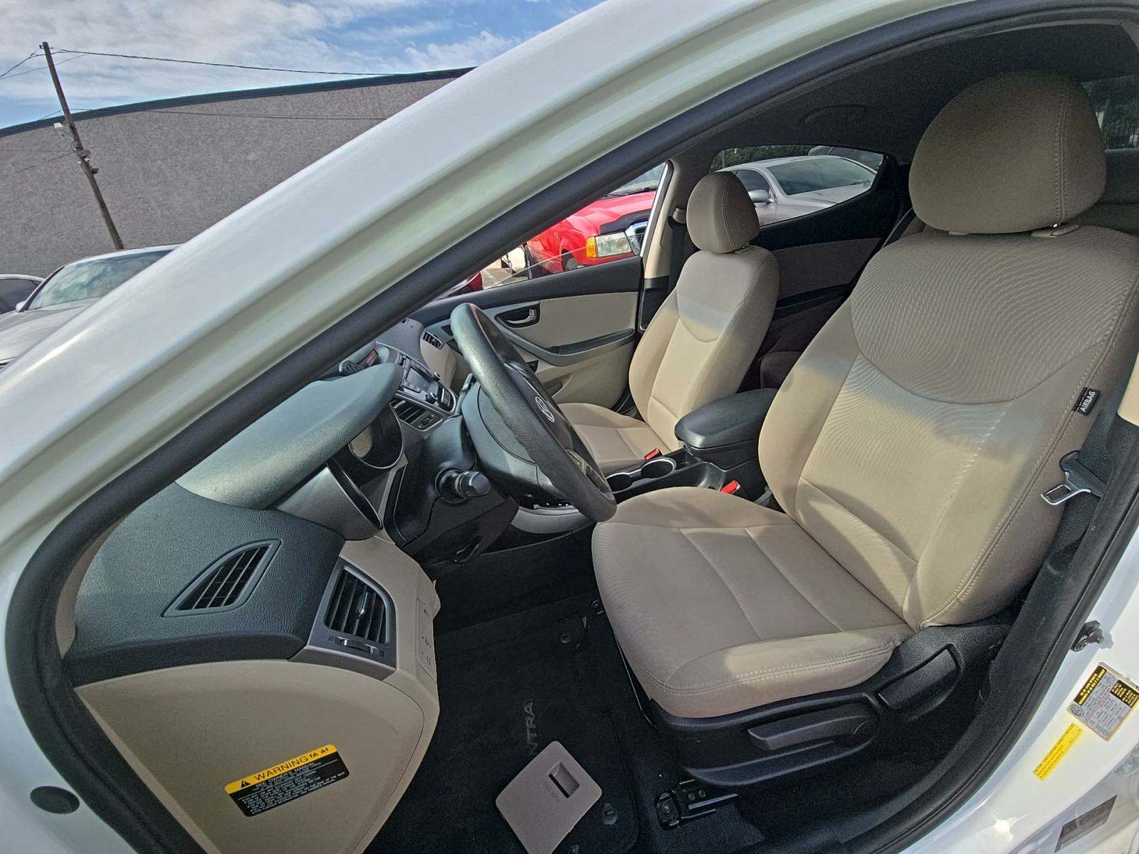 2016 Hyundai Elantra SE FWD