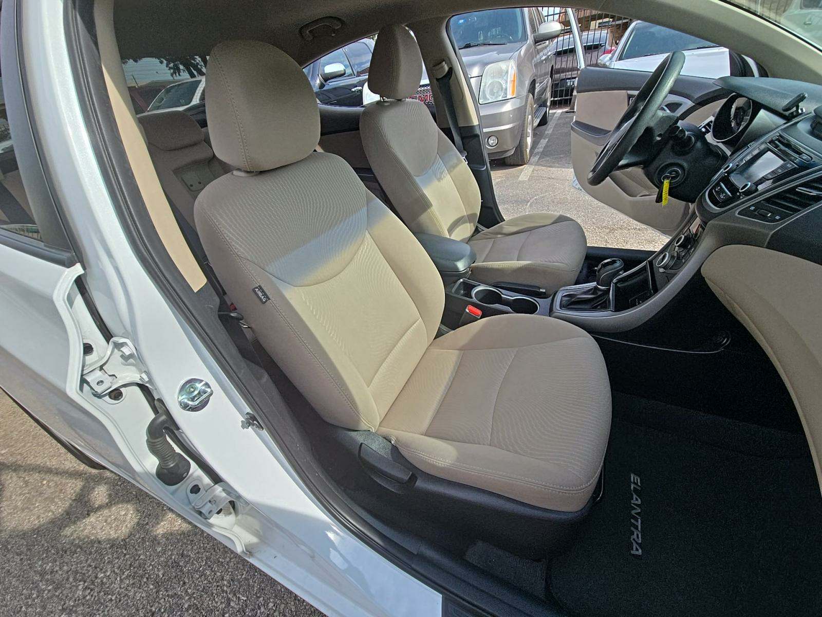 2016 Hyundai Elantra SE FWD