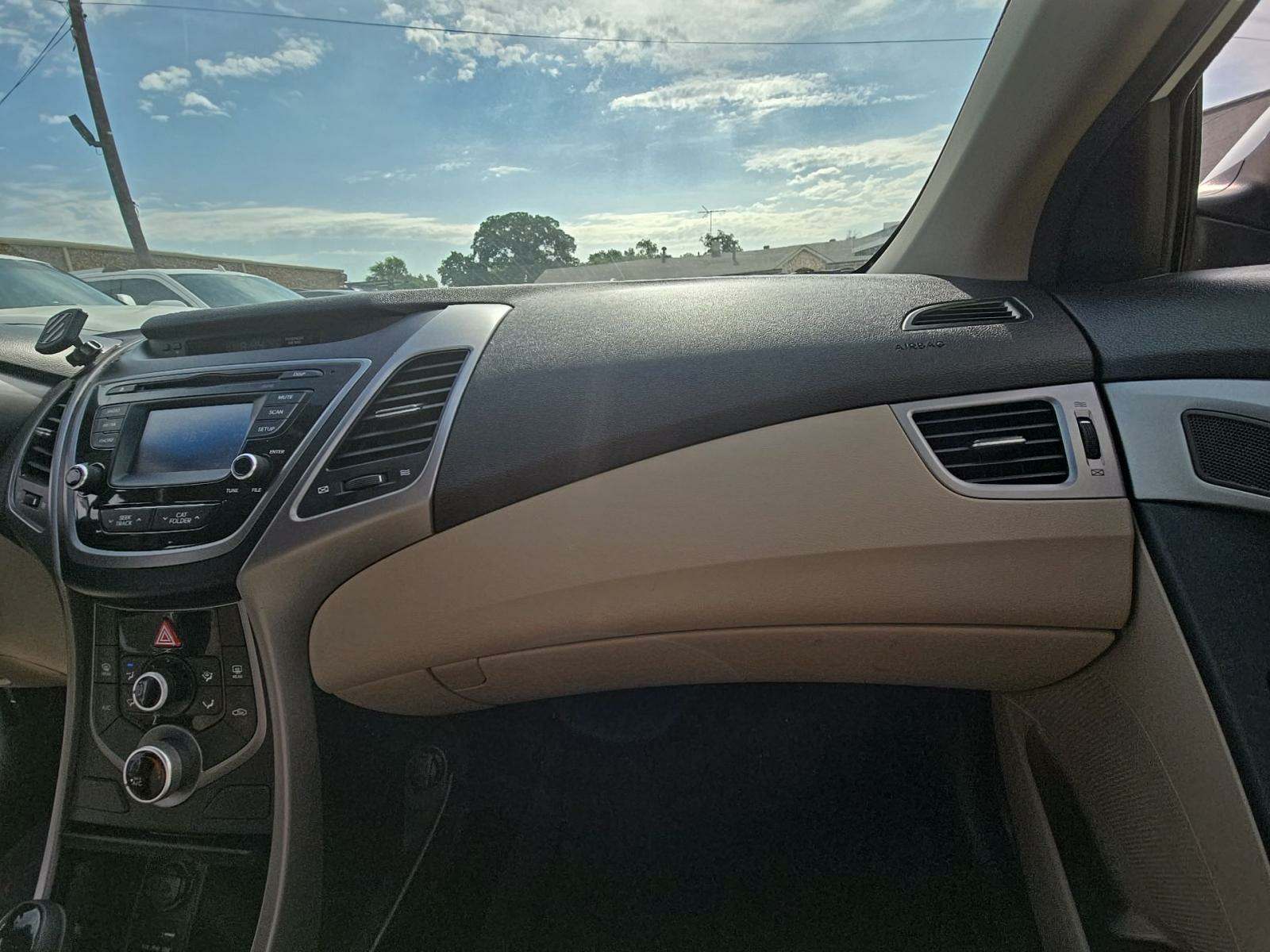 2016 Hyundai Elantra SE FWD