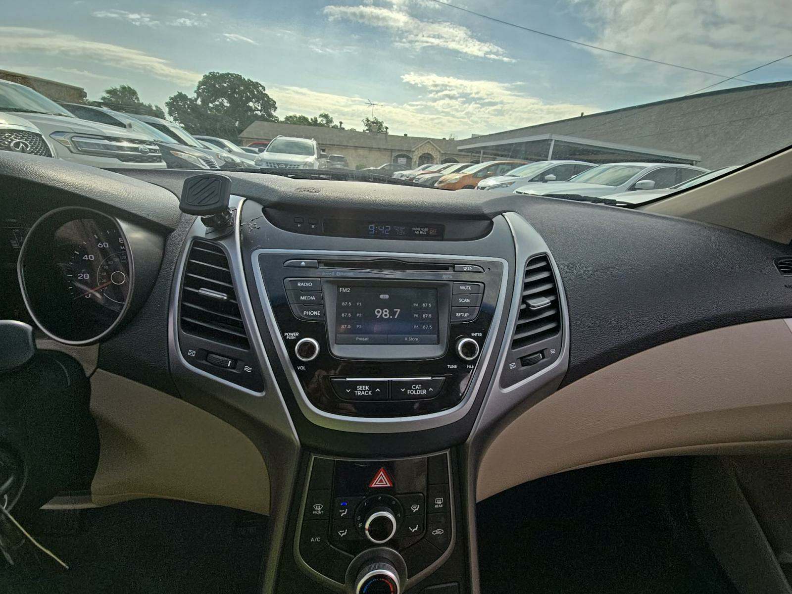 2016 Hyundai Elantra SE FWD