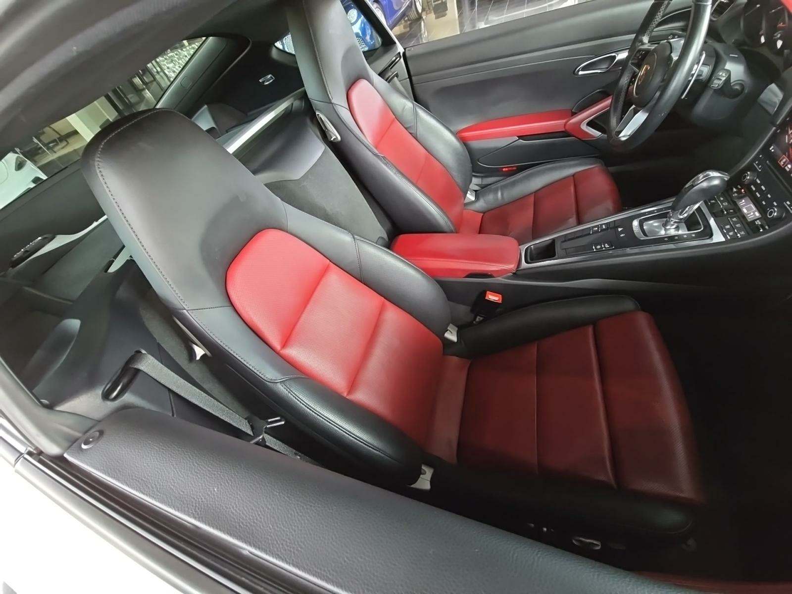 2017 Porsche 718 Cayman Base RWD