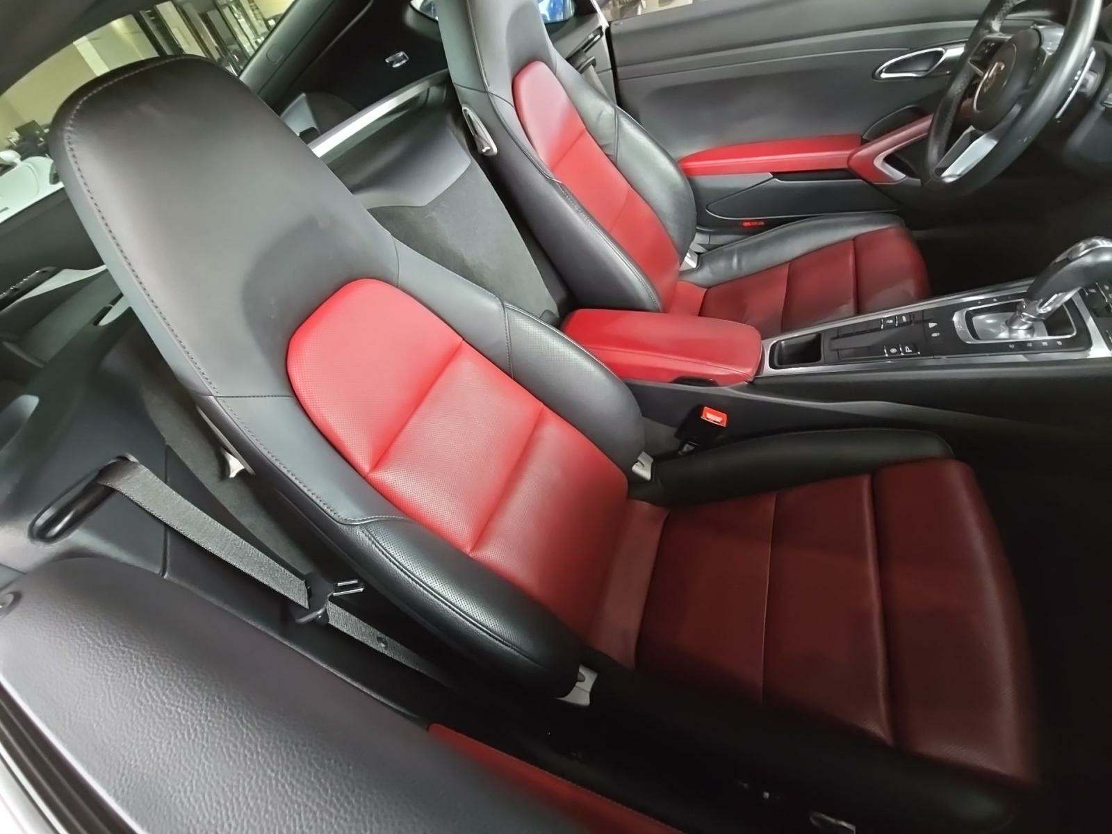 2017 Porsche 718 Cayman Base RWD