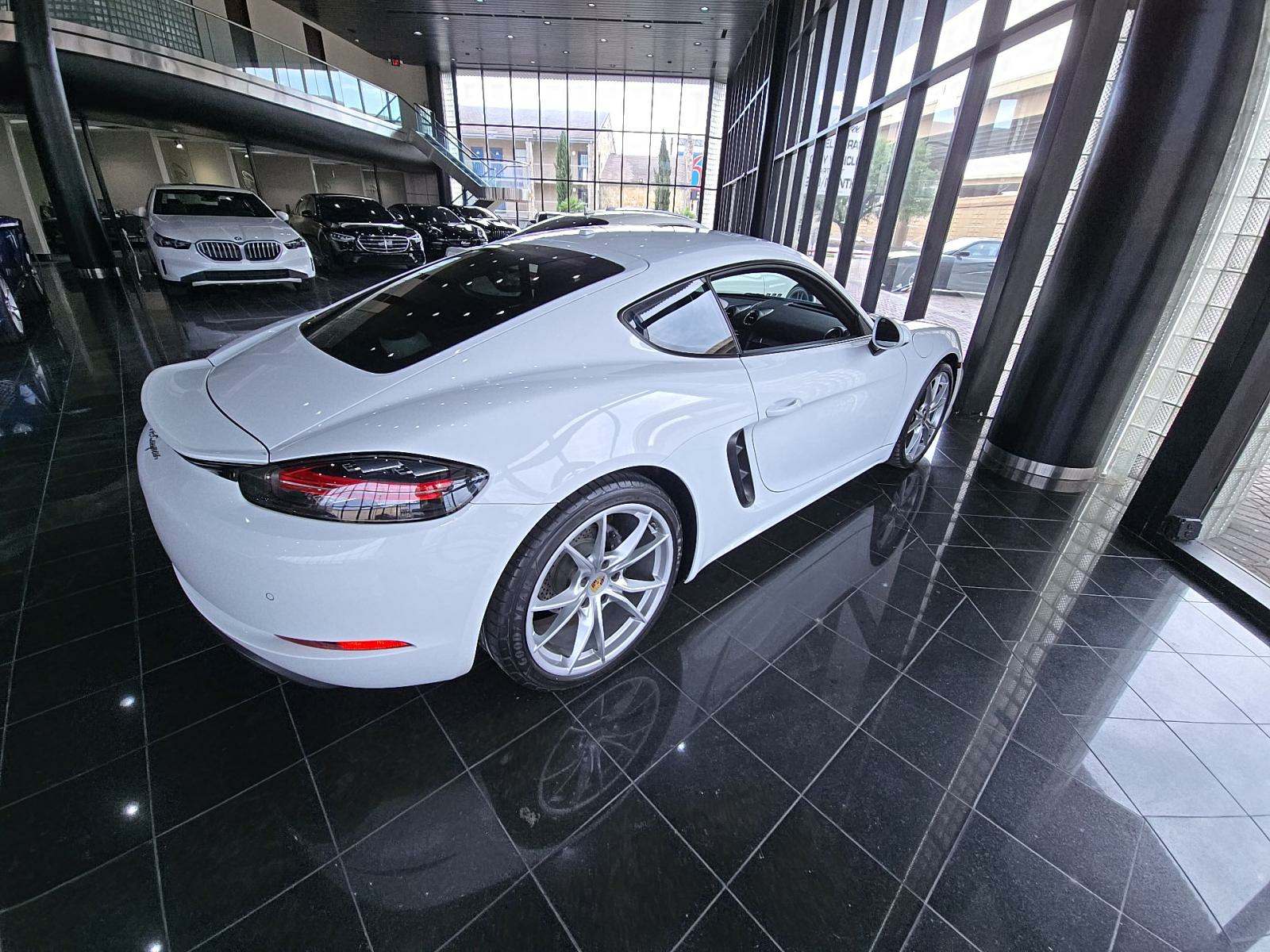 2017 Porsche 718 Cayman Base RWD