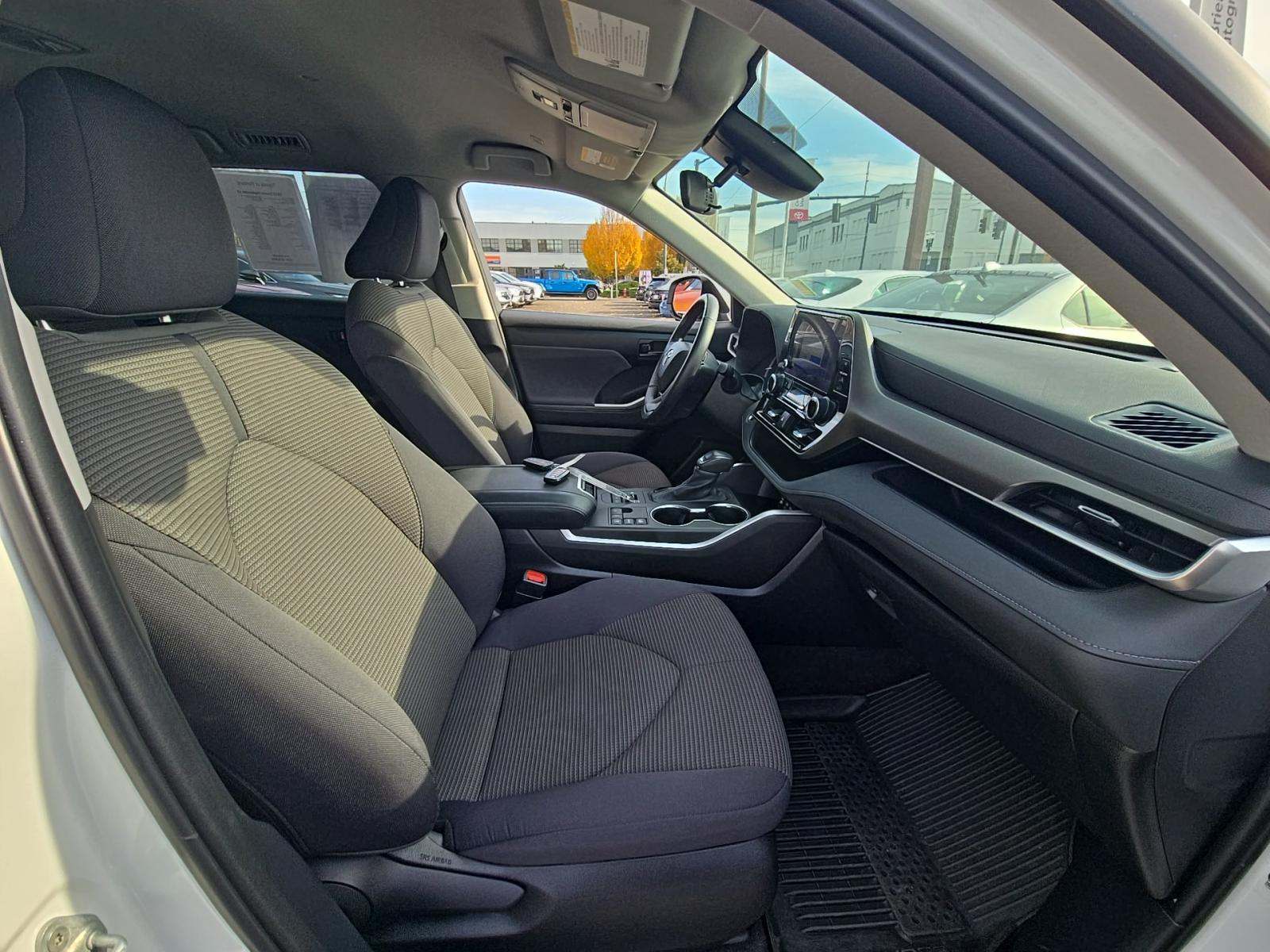 2023 Toyota Highlander LE AWD