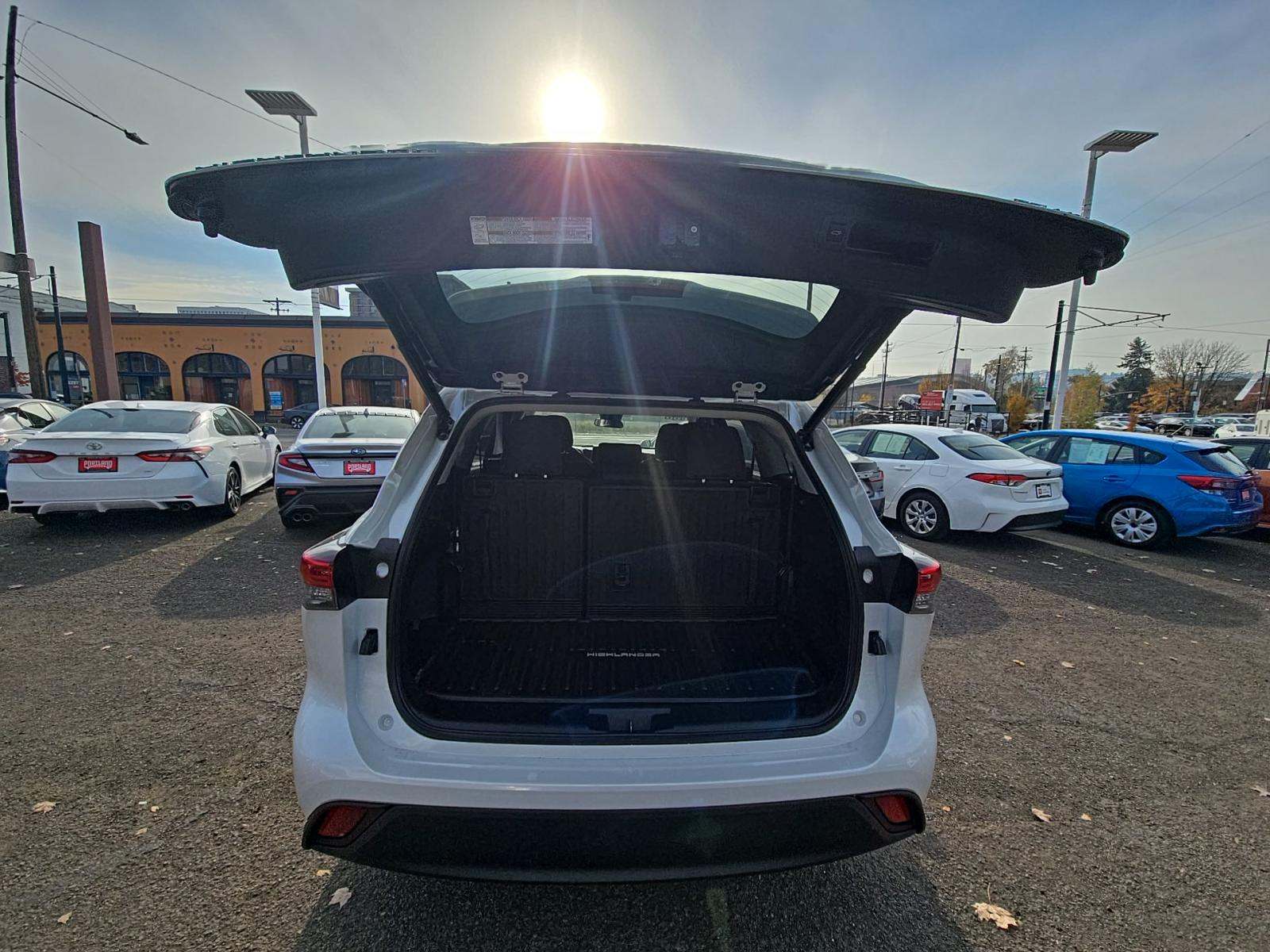 2023 Toyota Highlander LE AWD