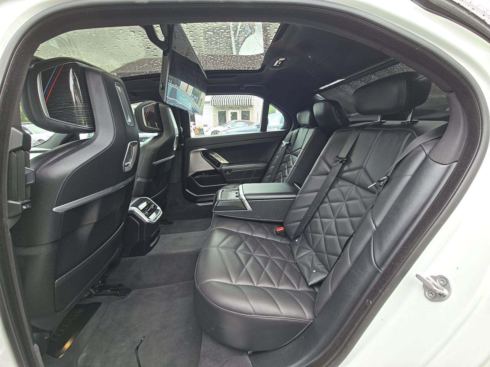 2023 BMW 7 Series 740i RWD