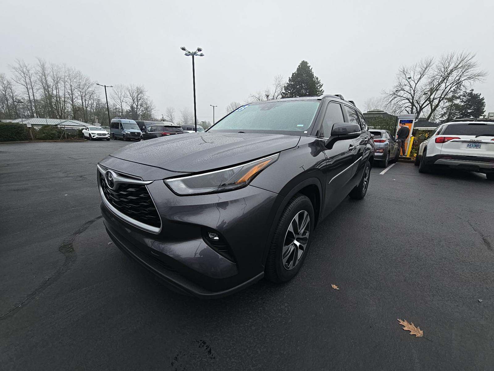 2023 Toyota Highlander XLE FWD