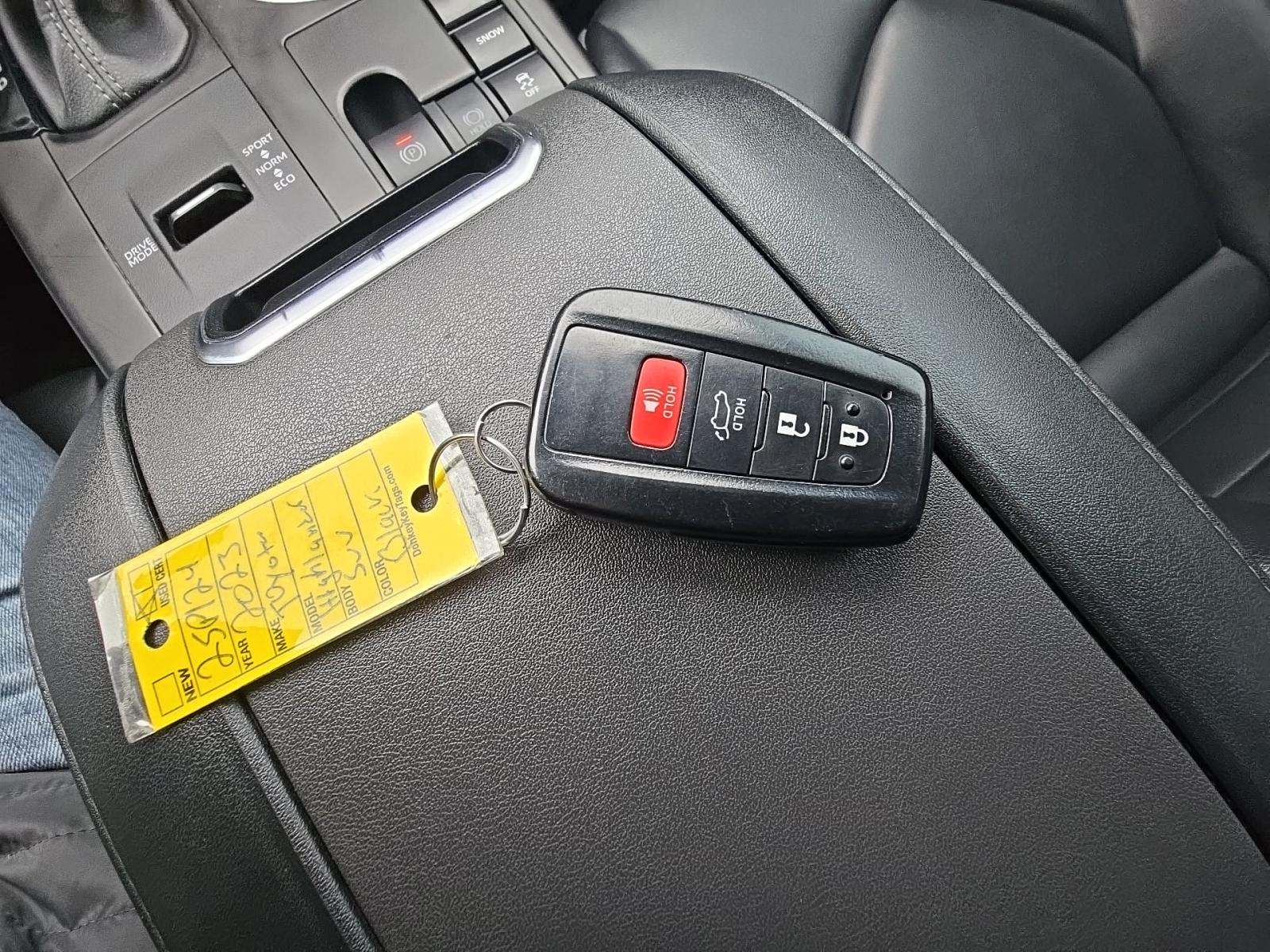 2023 Toyota Highlander XLE FWD