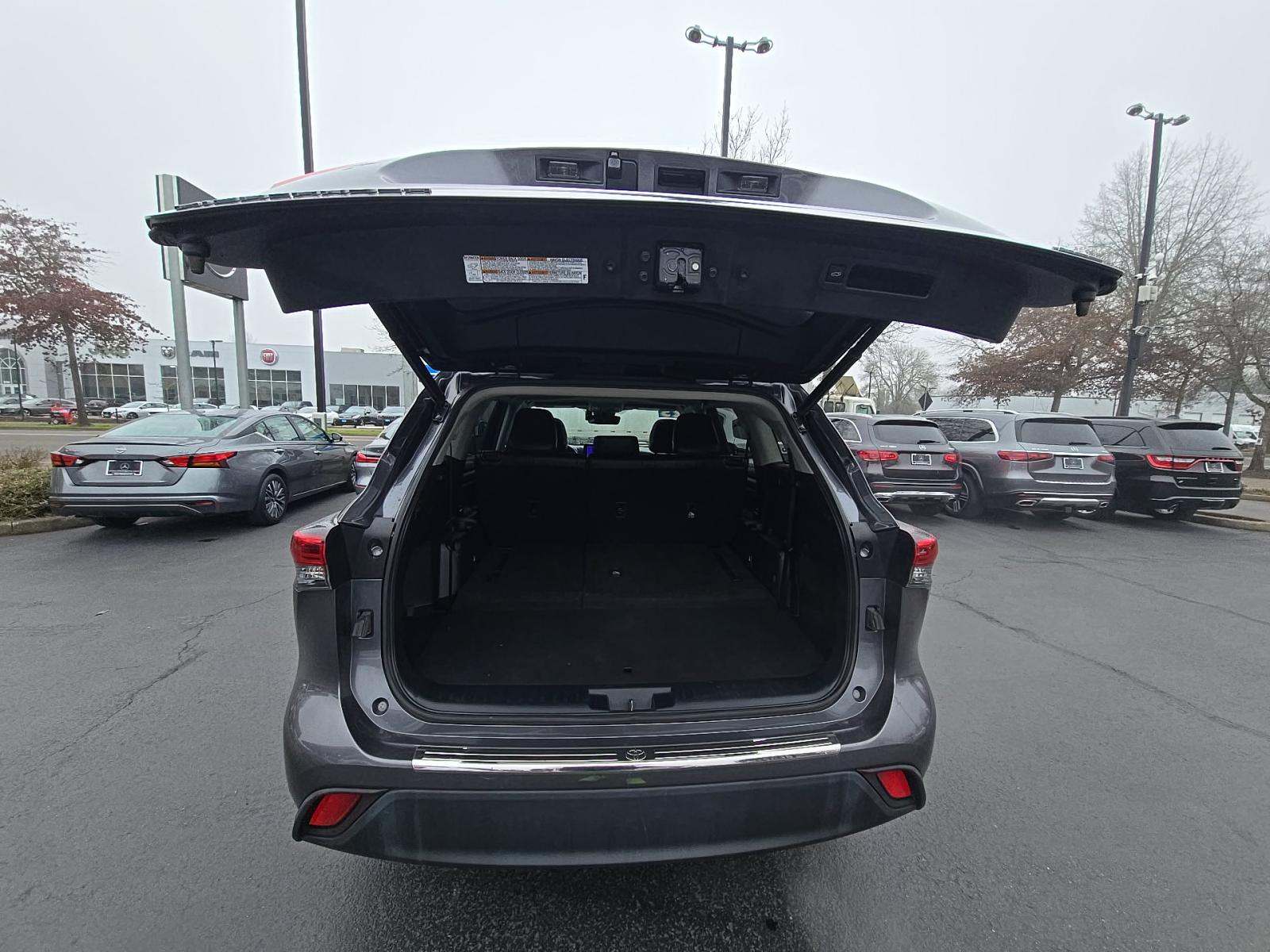 2023 Toyota Highlander XLE FWD