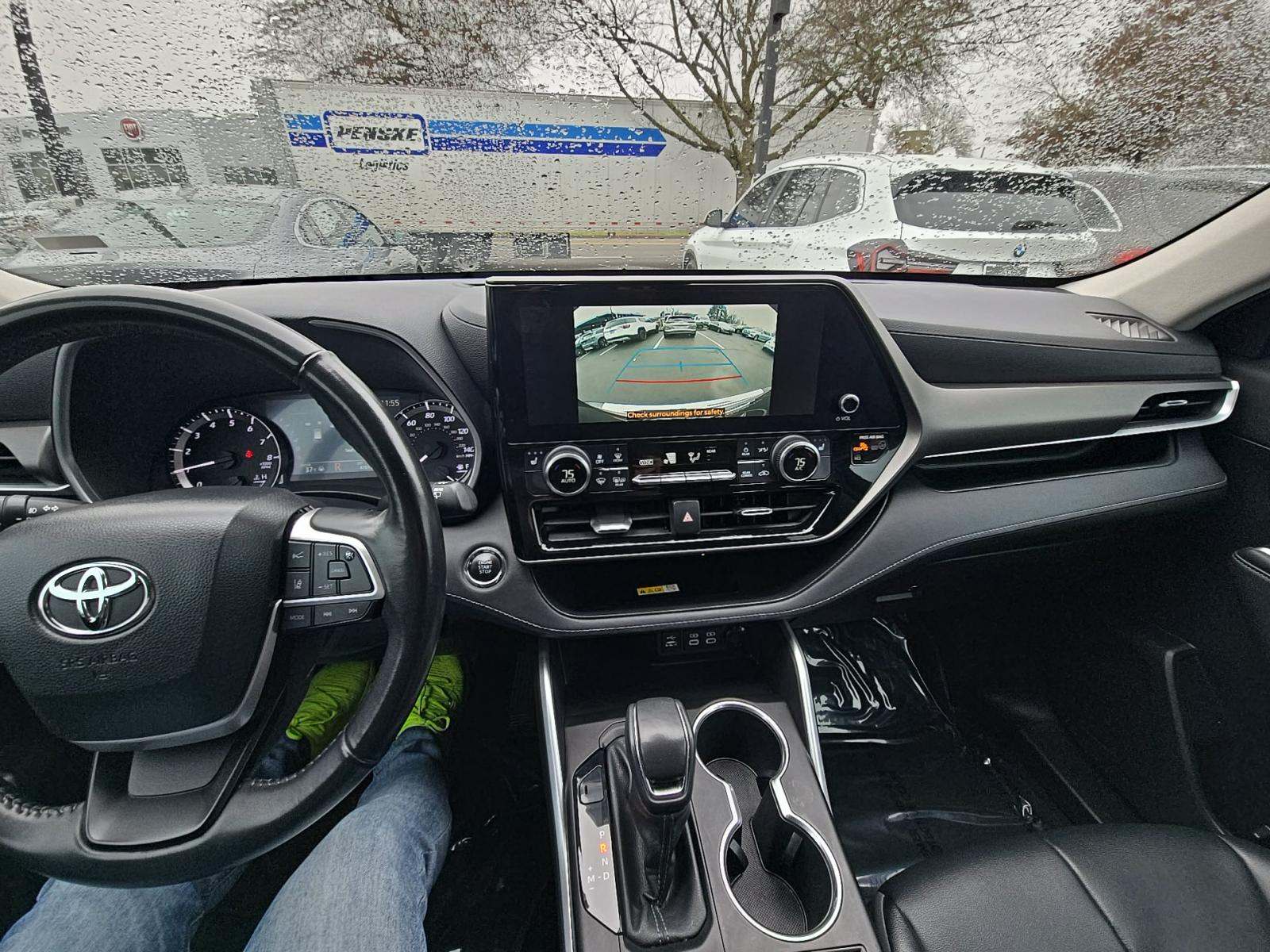 2023 Toyota Highlander XLE FWD