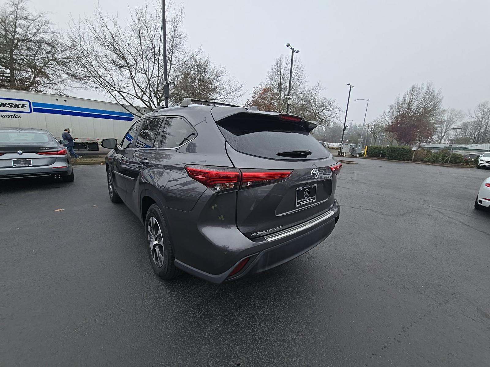 2023 Toyota Highlander XLE FWD