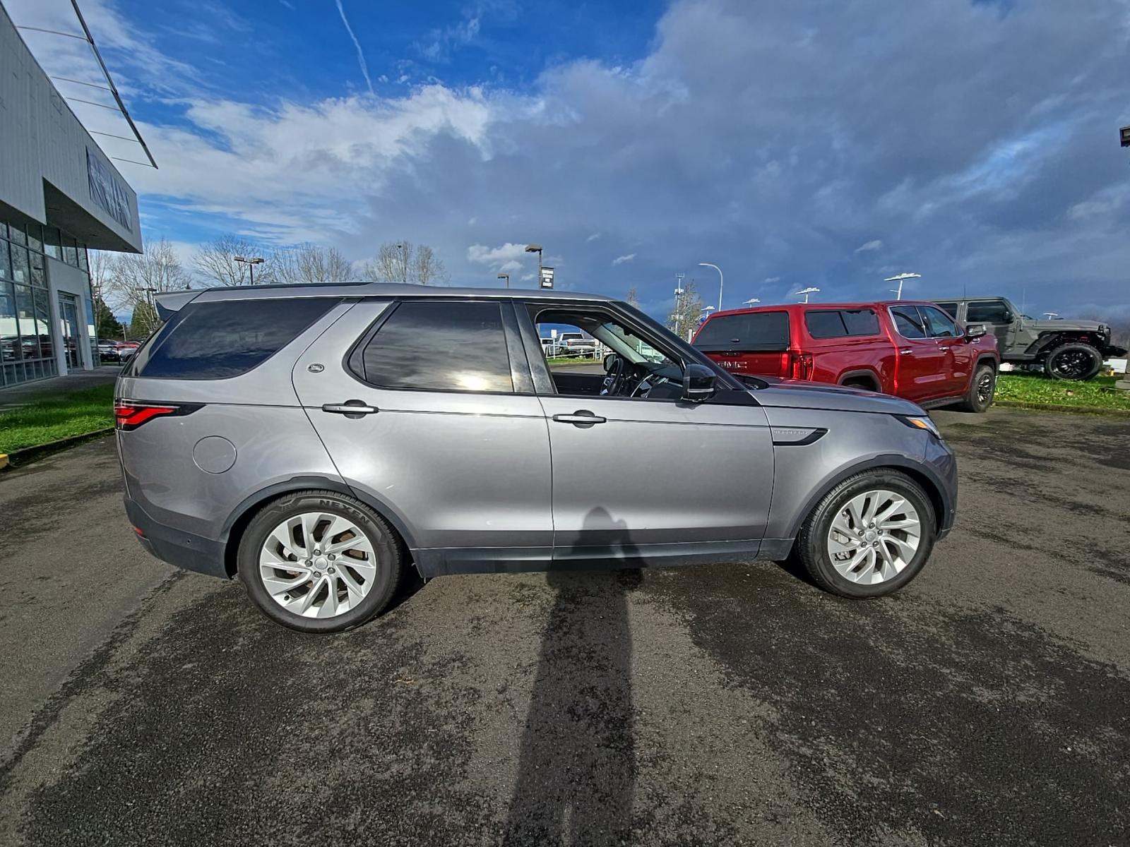 2024 Land Rover Discovery S AWD