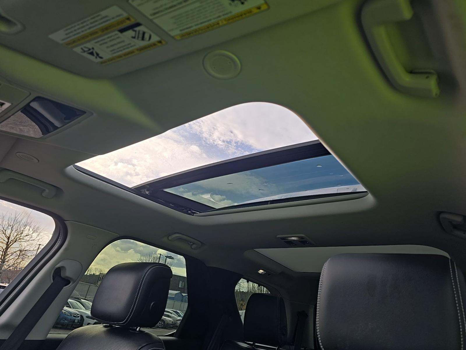 2024 Land Rover Discovery S AWD