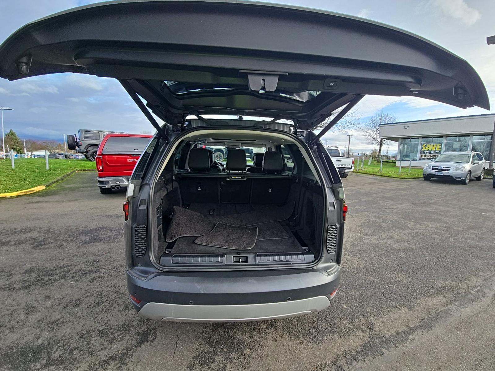 2024 Land Rover Discovery S AWD