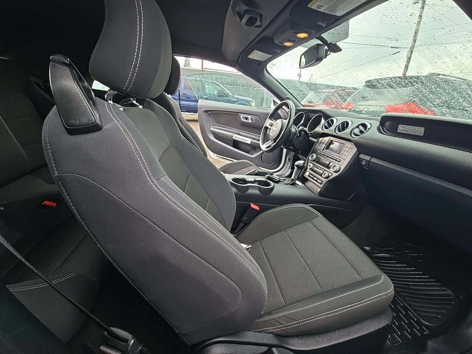 2015 Ford Mustang V6 RWD