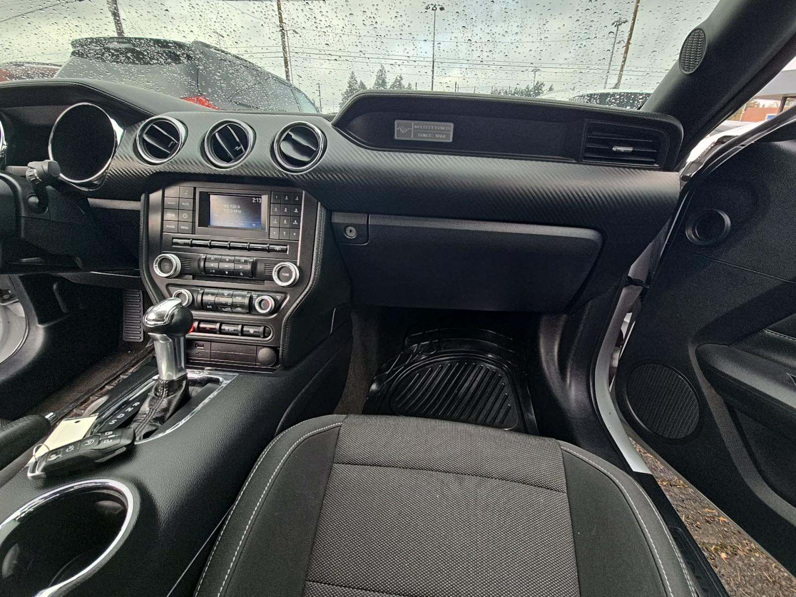 2015 Ford Mustang V6 RWD