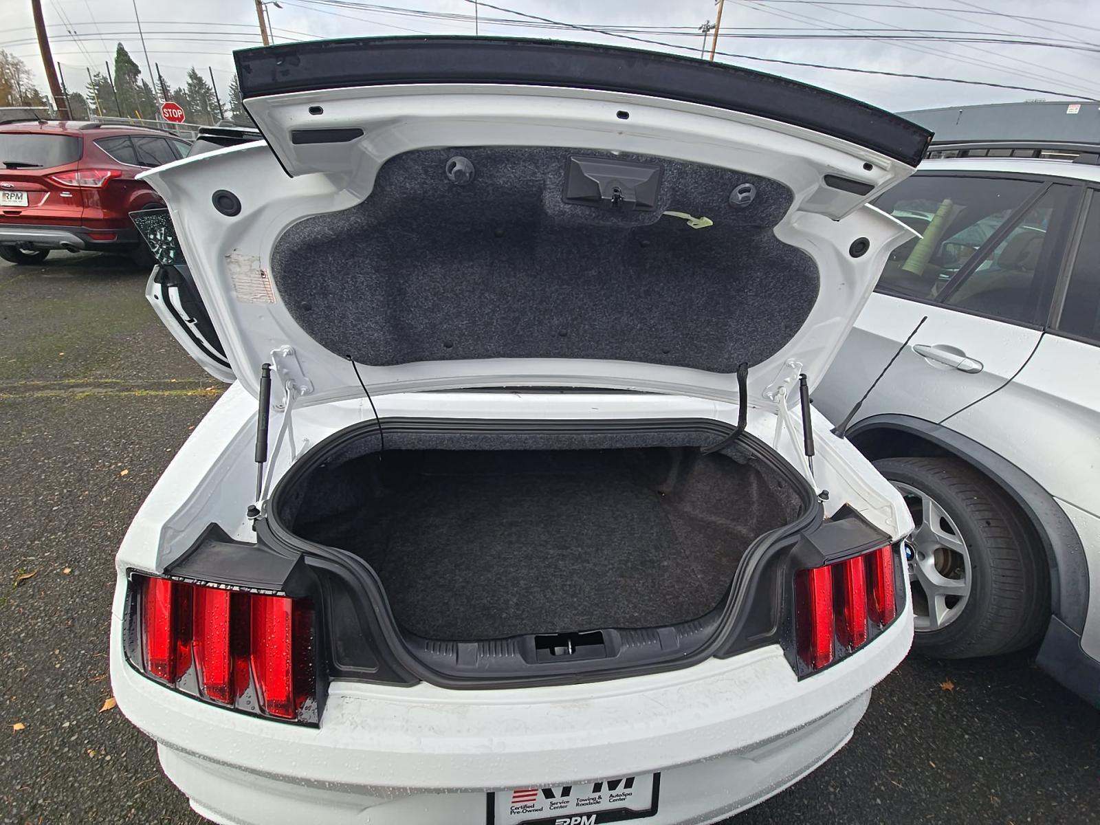 2015 Ford Mustang V6 RWD