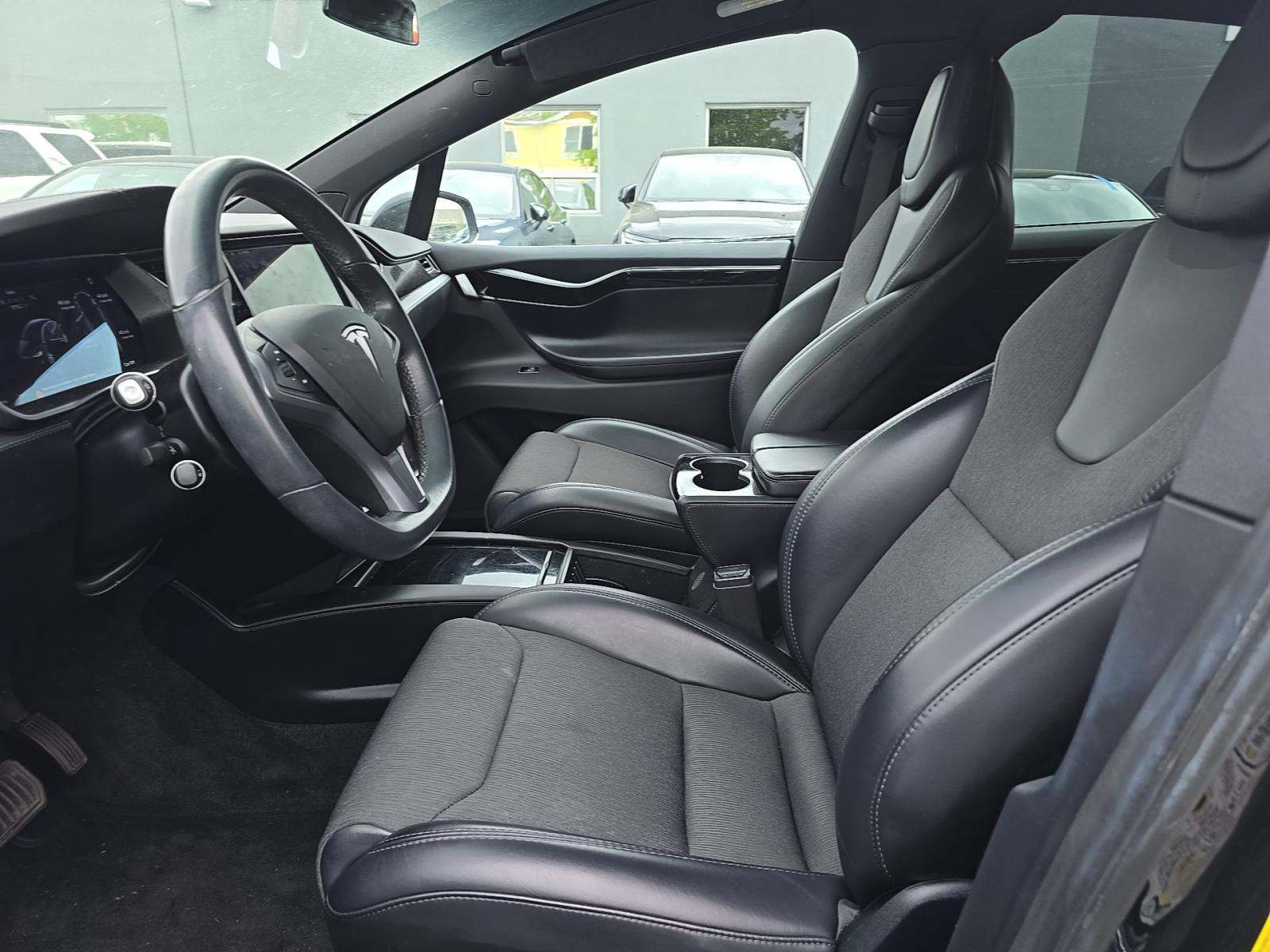 TESLA MODEL X - 6