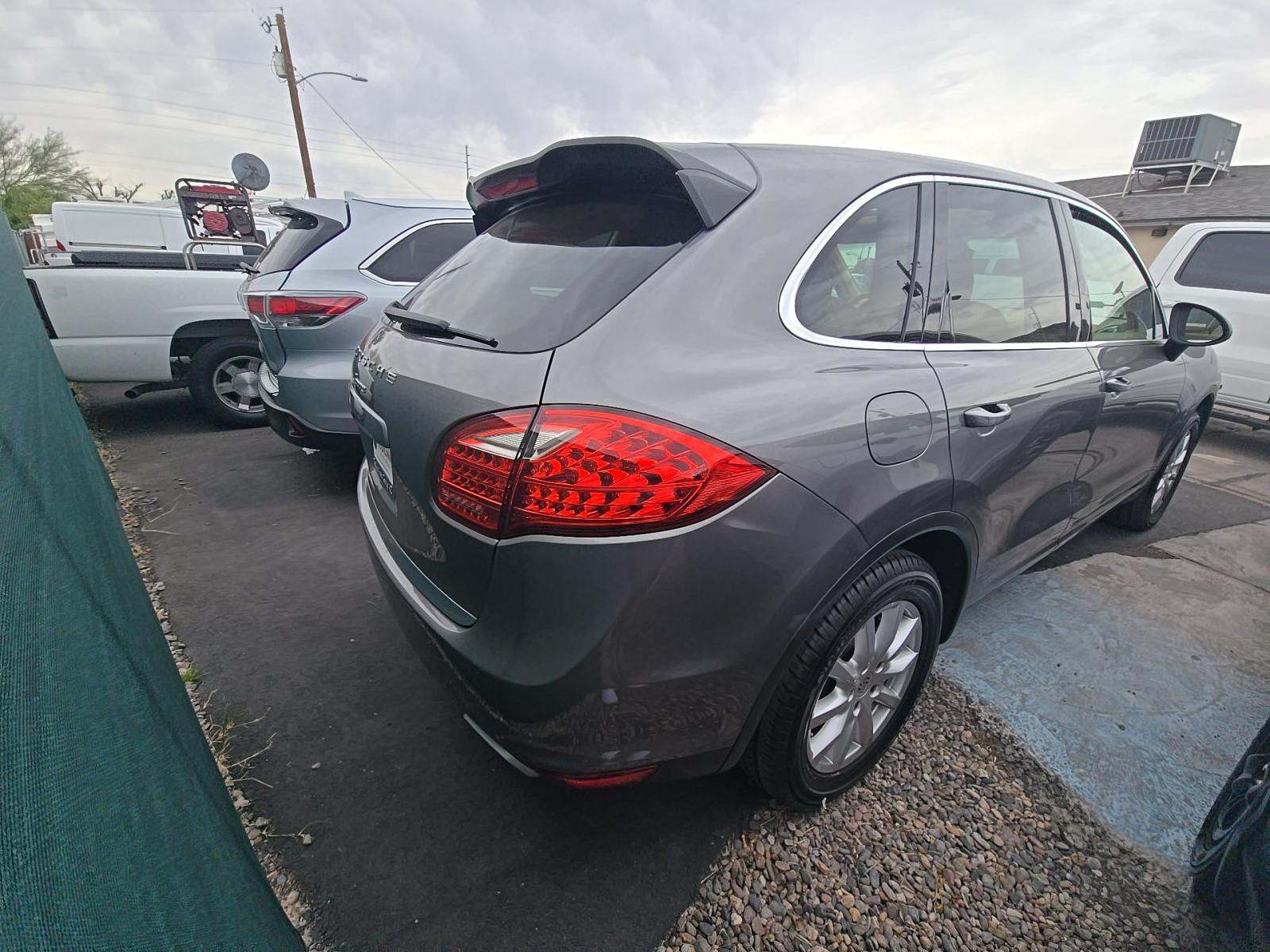 PORSCHE CAYENNE - 3