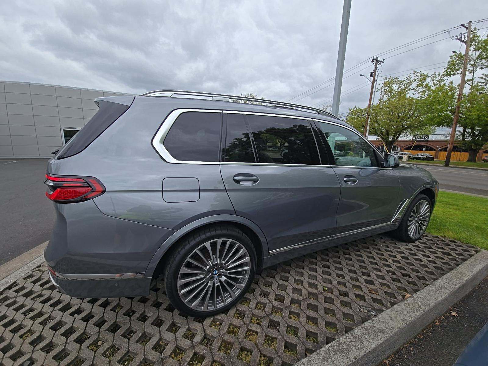 2023 BMW X7 xDrive40i AWD