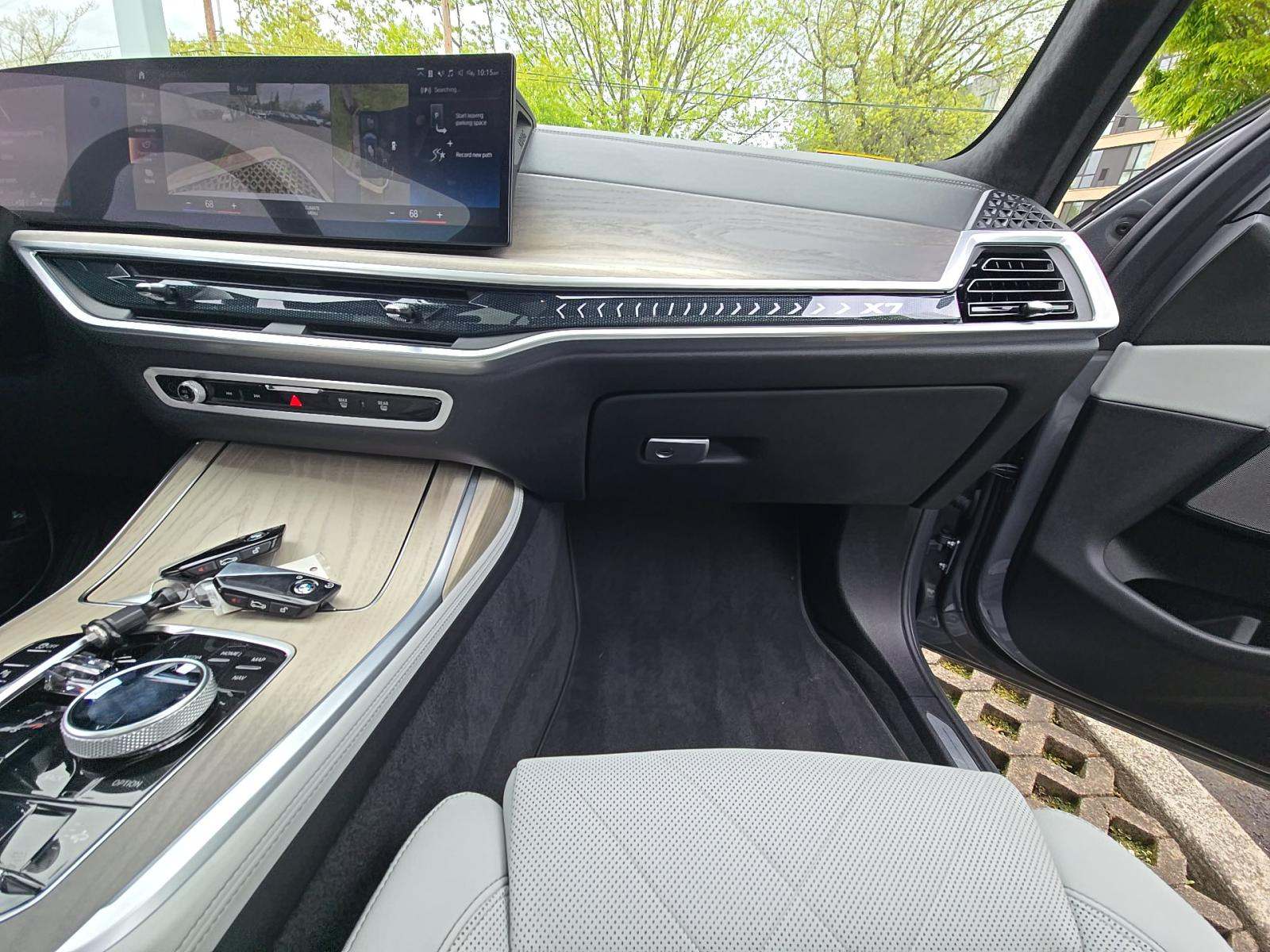 2023 BMW X7 xDrive40i AWD