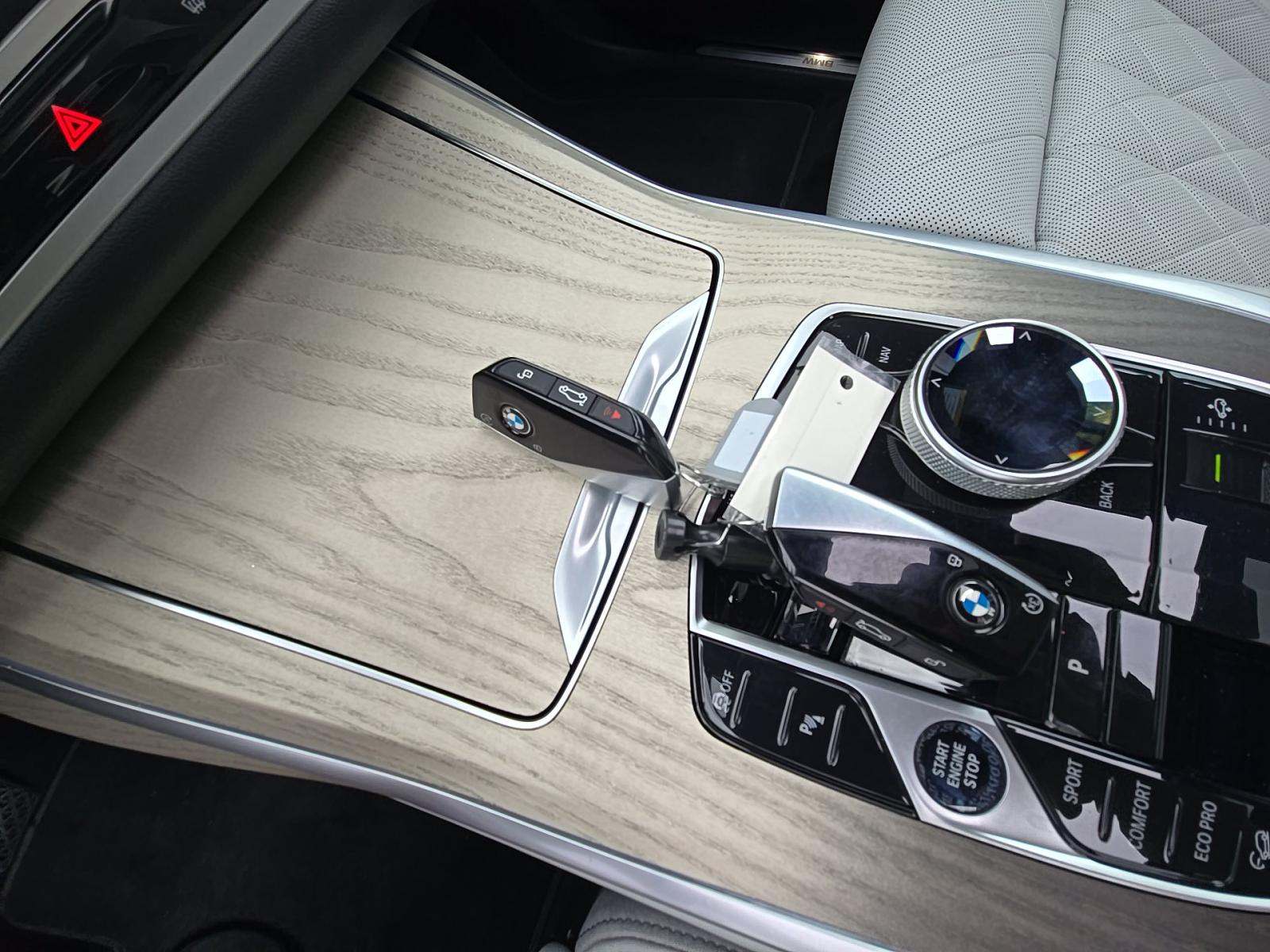 2023 BMW X7 xDrive40i AWD