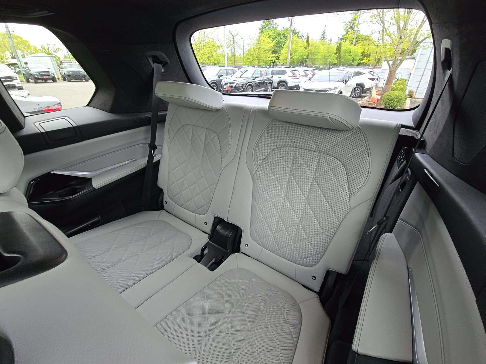 2023 BMW X7 xDrive40i AWD