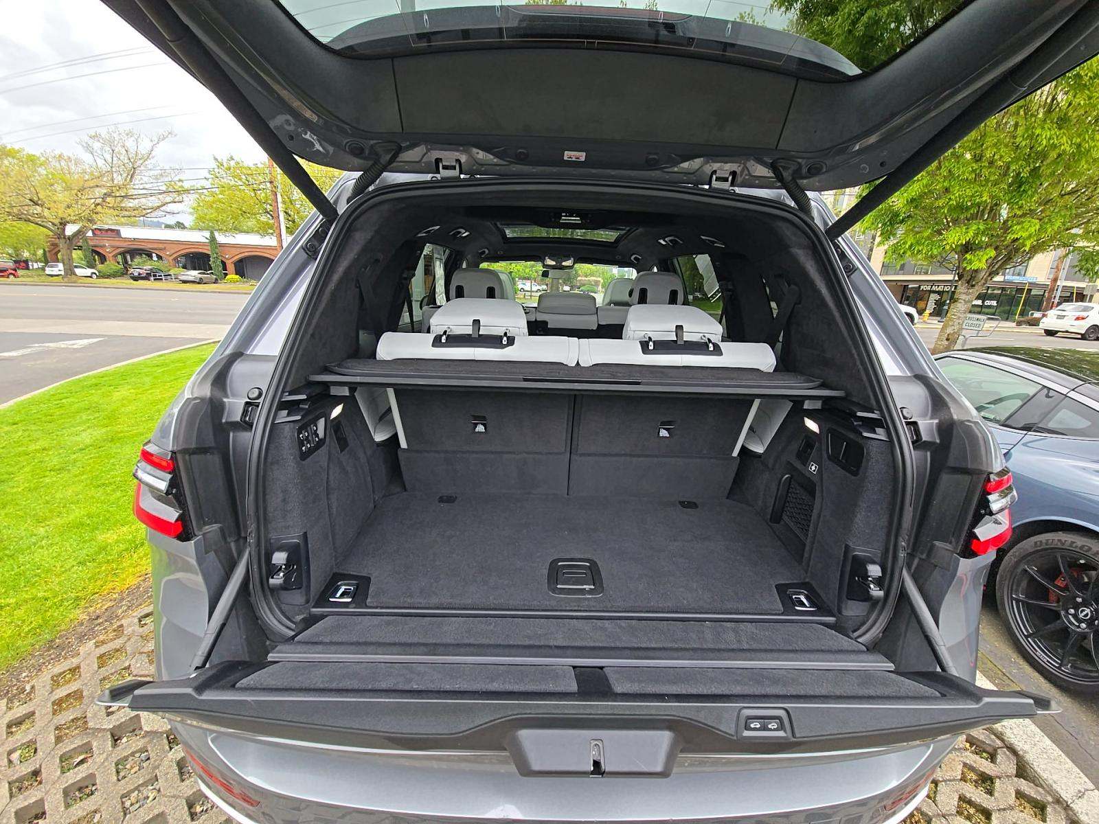 2023 BMW X7 xDrive40i AWD