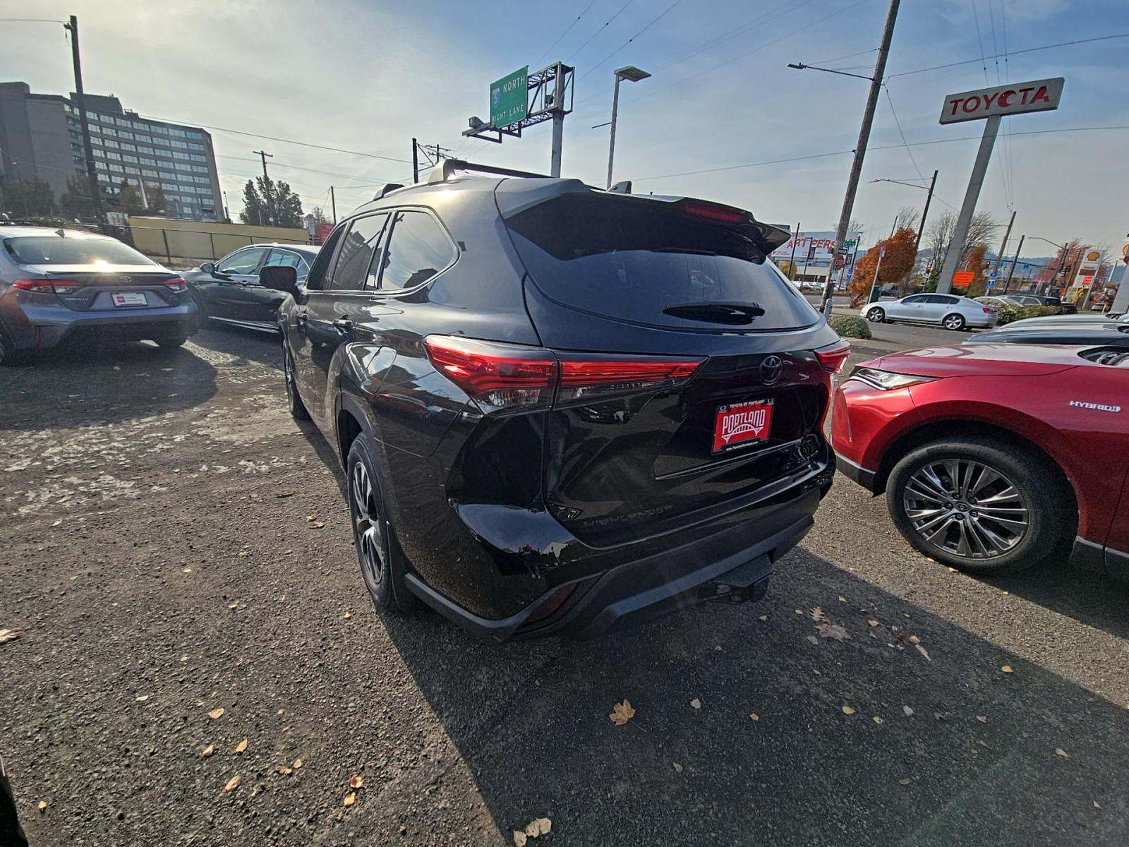 2022 Toyota Highlander XLE AWD